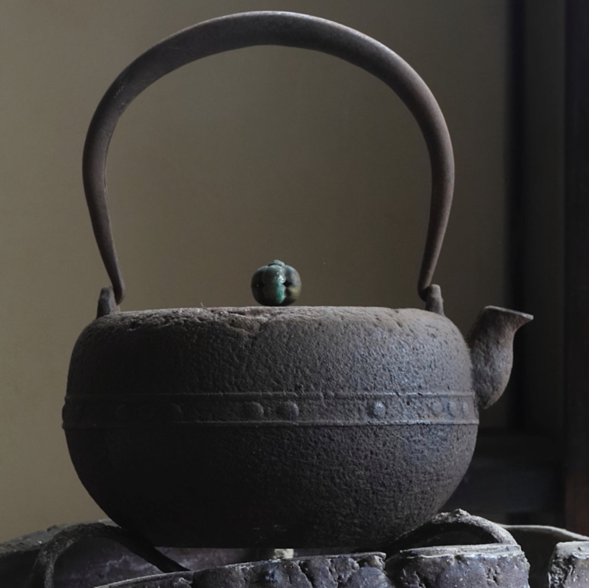 明治–大正時代 龍文堂造 銅蓋透摘古鉄瓶（1868–1926CE） | 入蘆花 