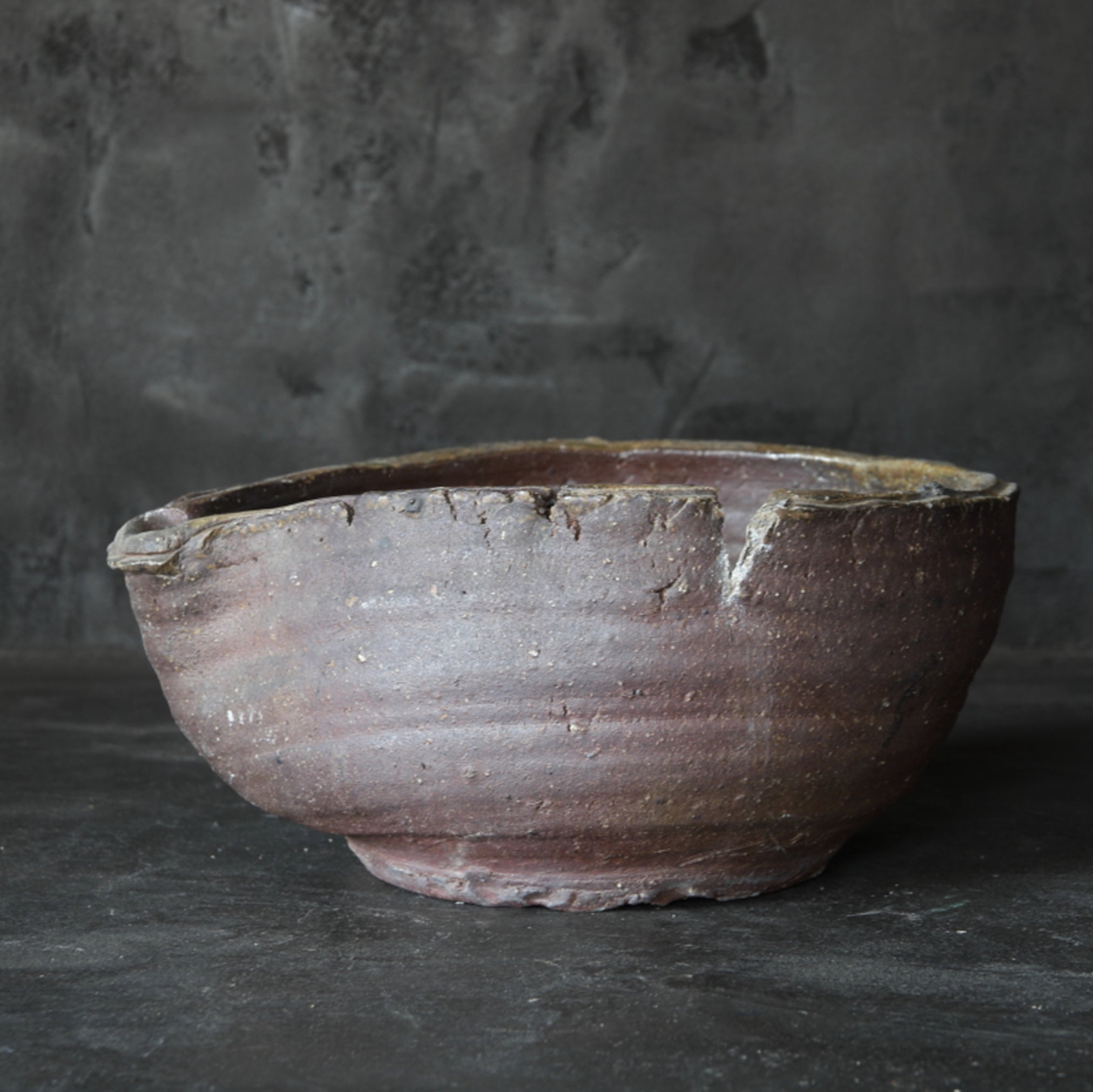 LARGA CIOTOLA CON BECCUCCIO, Ko-Tokoname / Yabure, Periodo Muromachi(1336–1573 d.C.)