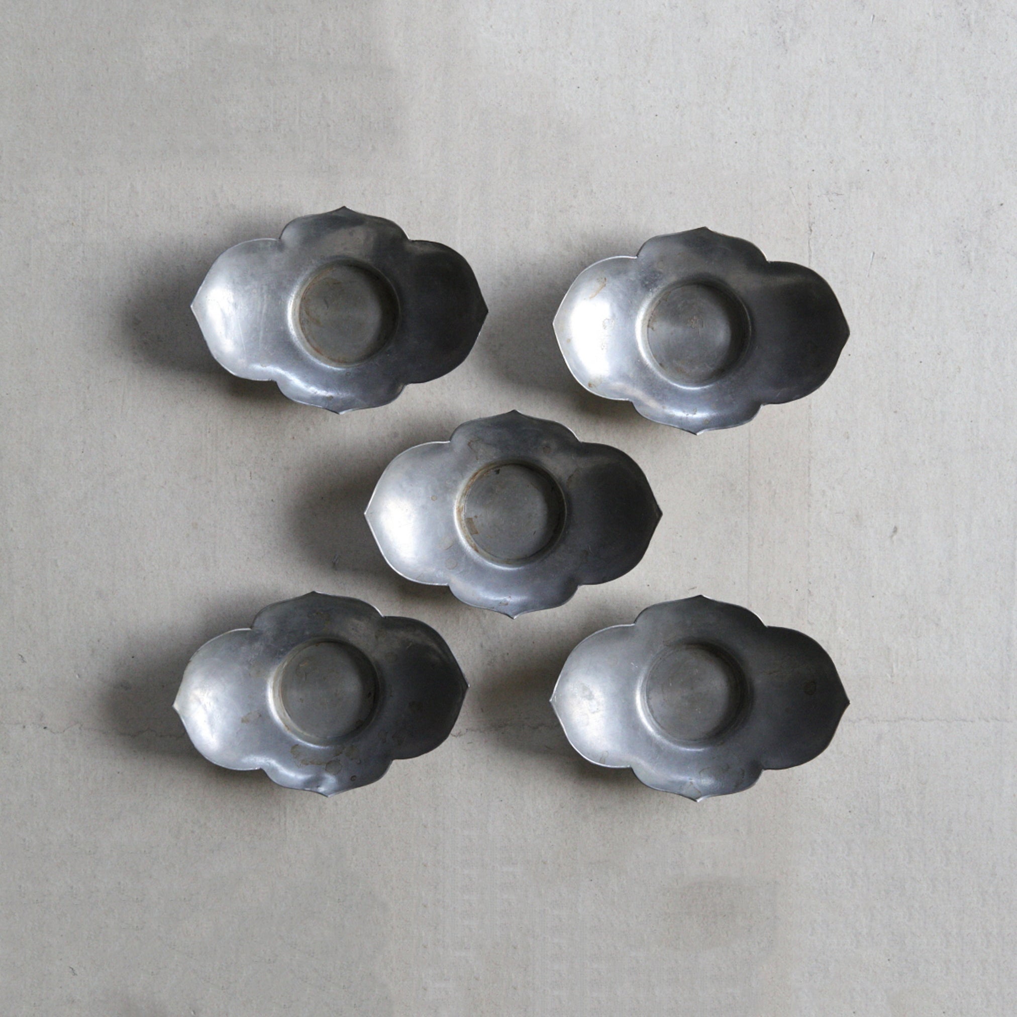OLD LOBED-FLOWER-SHAPED TIN TEA SAUCER, Set of 5, Qing Dynasty(1616–1911CE)