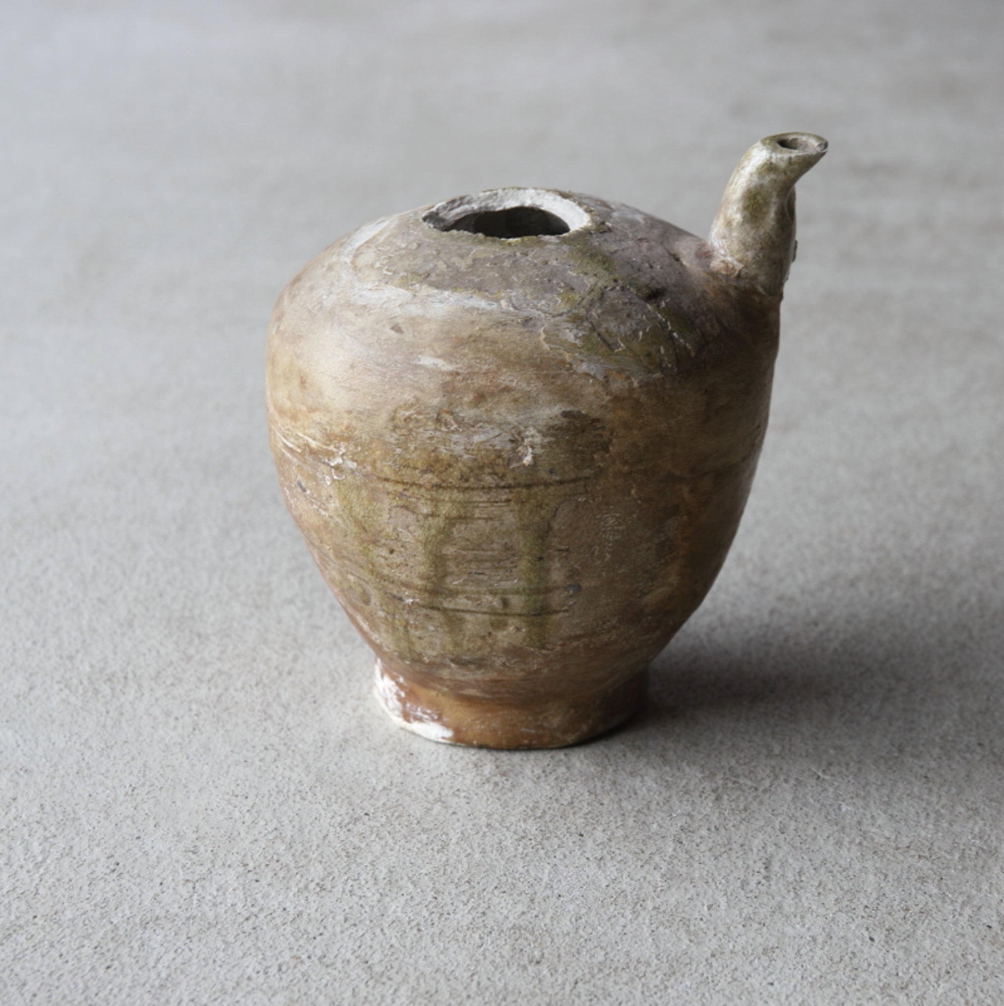 陶片　古瀬戸　水注または瓶　鎌倉時代　　中世陶器　古陶磁