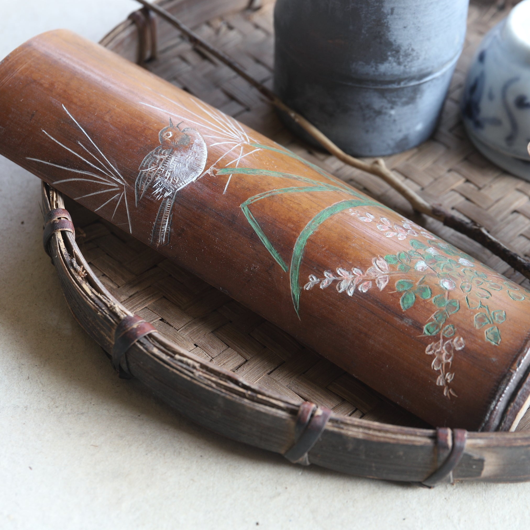 CUCHARA PARA TÉ DE BAMBÚ, Tallada con diseño de flores y pájaros, Período Meiji(1868–1912 d. C.)