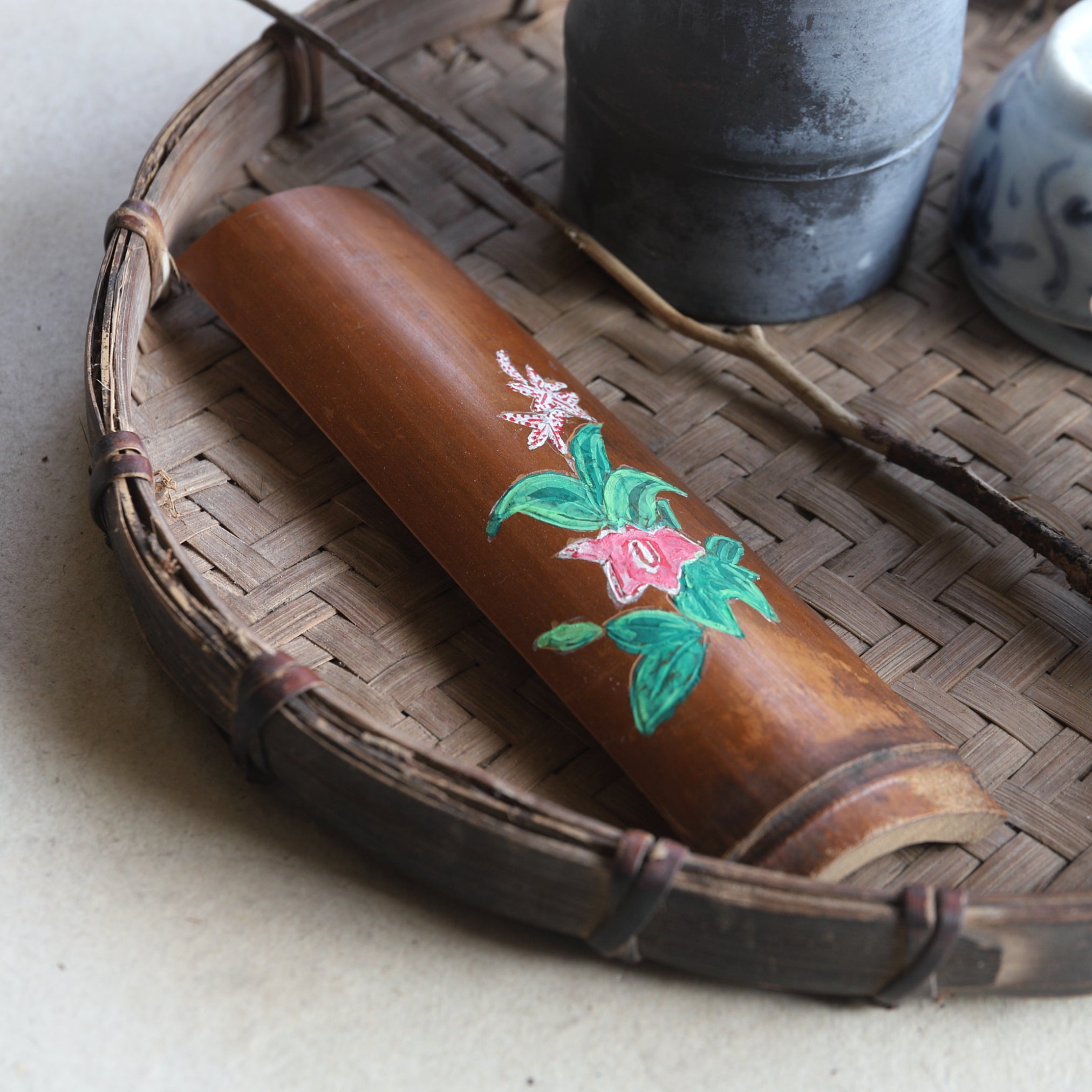 BAMBOO TEA SCOOP, Carved with safflower and lily design, maki-e, Meiji Period(1868–1912CE)