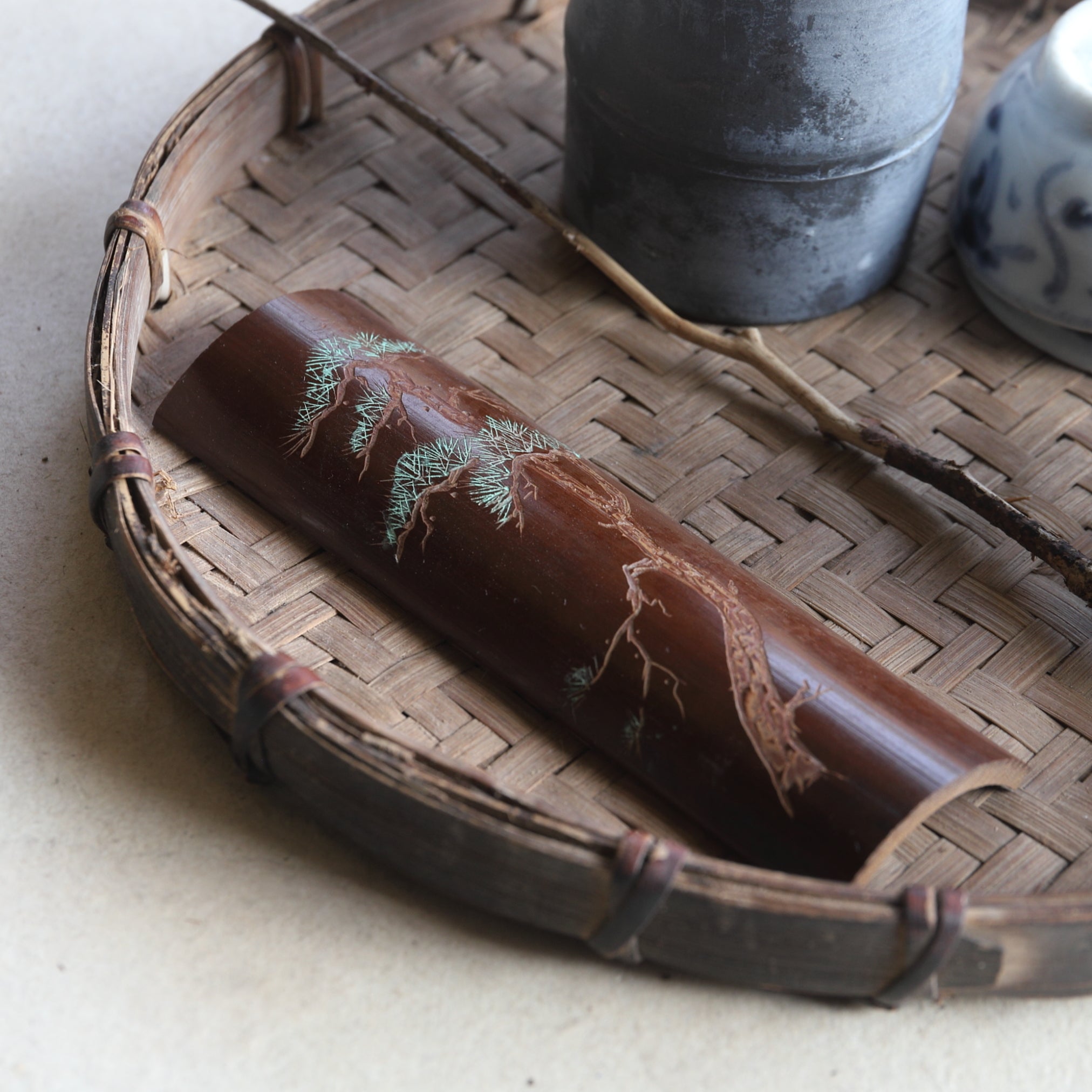 CUCHARA PARA TÉ DE BAMBÚ, Tallada con diseño de pino, Moderno(Siglos XIX–XX)