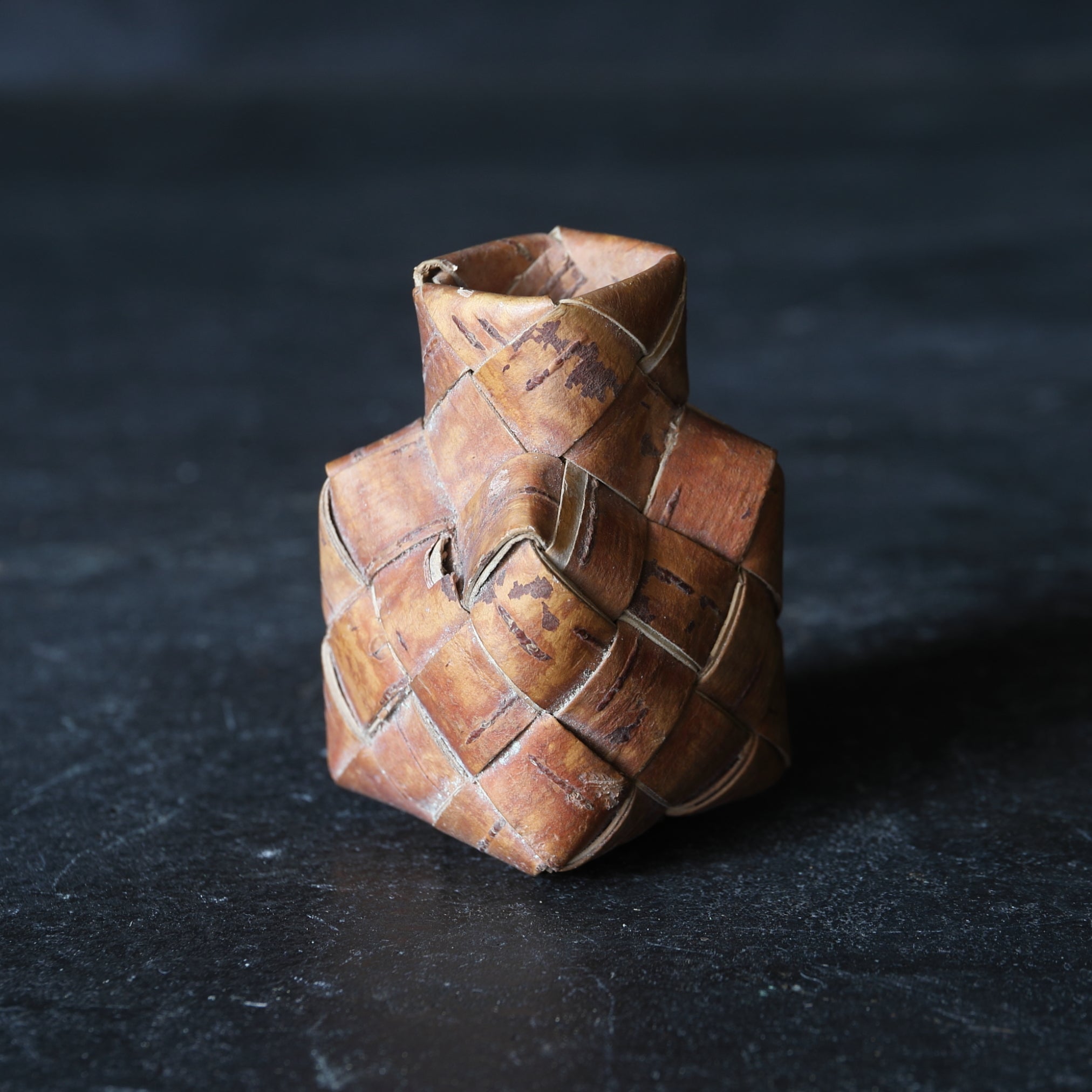 VASO IN BETULLA PICCOLO, Con contenitore interno, Antichità svedesi, Moderno(XIX–XX secolo)
