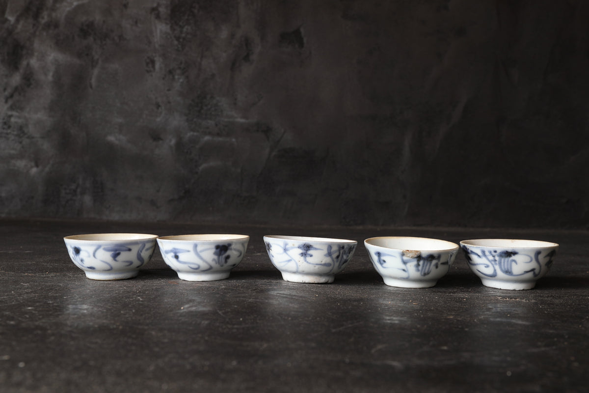 明代 古染付 草文煎茶碗 5客揃（1368–1644 CE） | 入蘆花（ロカニイル）