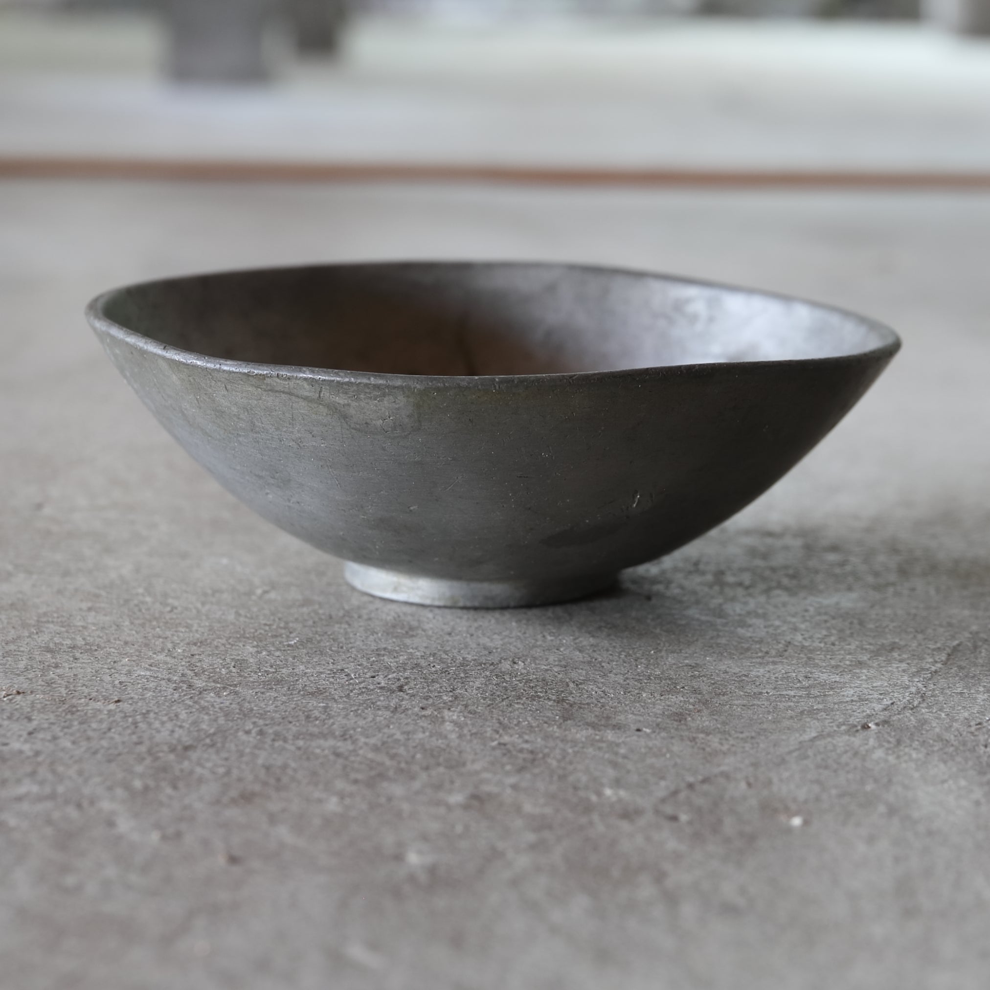 TAZZA DA TÈ DI STAGNO ANTICA, Età moderna iniziale(XVI–XIX secolo)