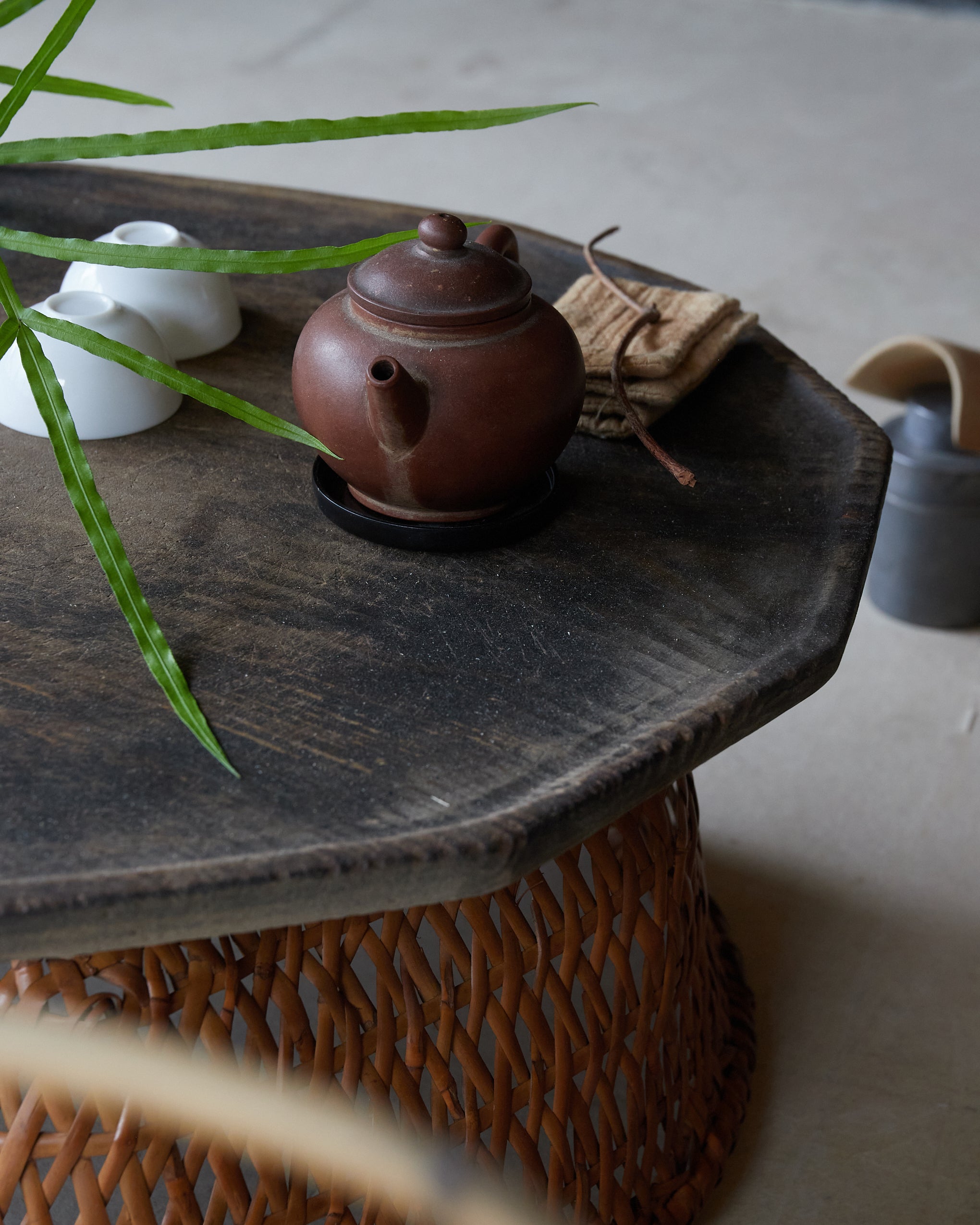 Sencha teapot stand, black ebony, teapot stand, Showa period/1926-1989CE