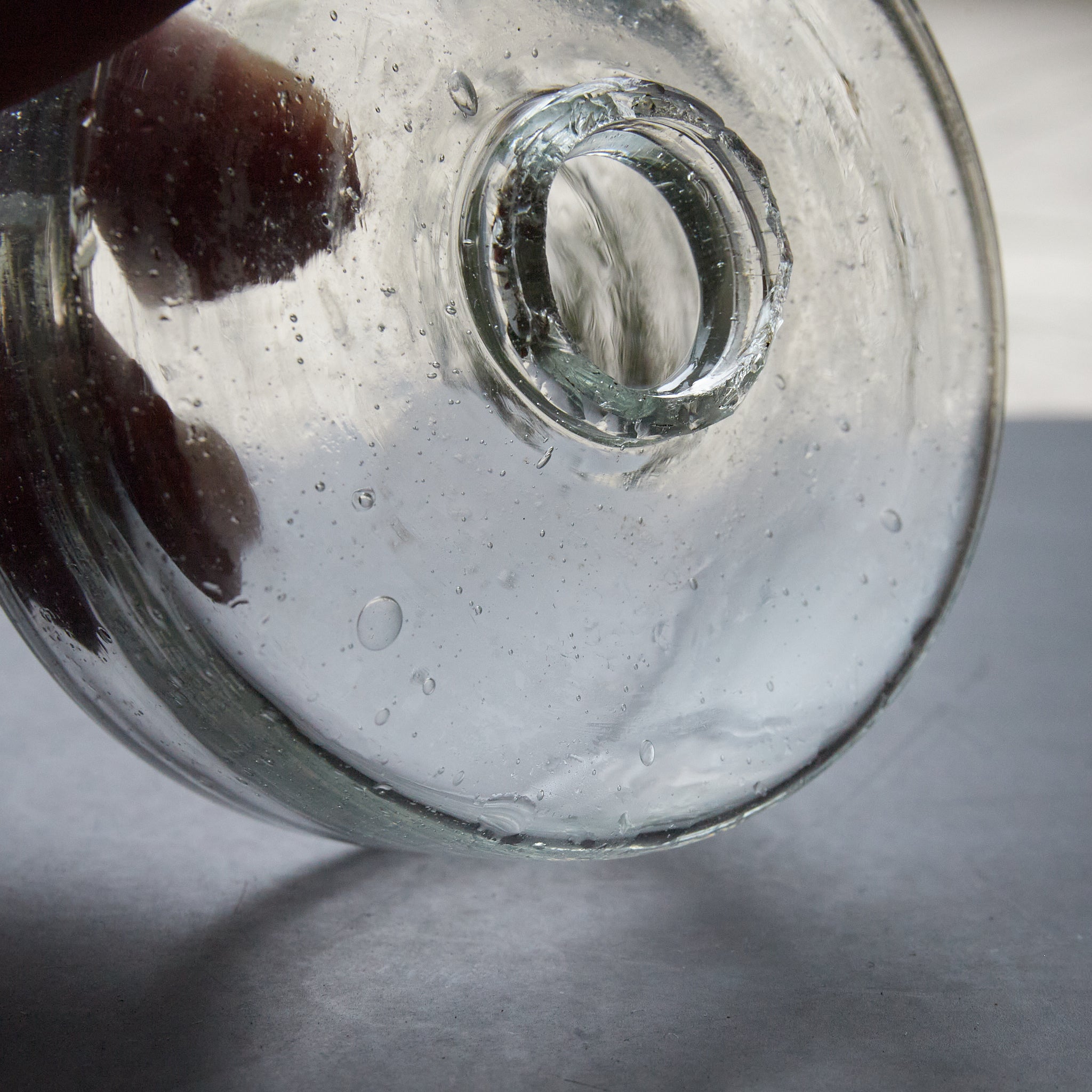 KLEINE GEWELLTGLÄSERNE FLASCHE, Taisho-Zeit（1912–1926 n. Chr.）