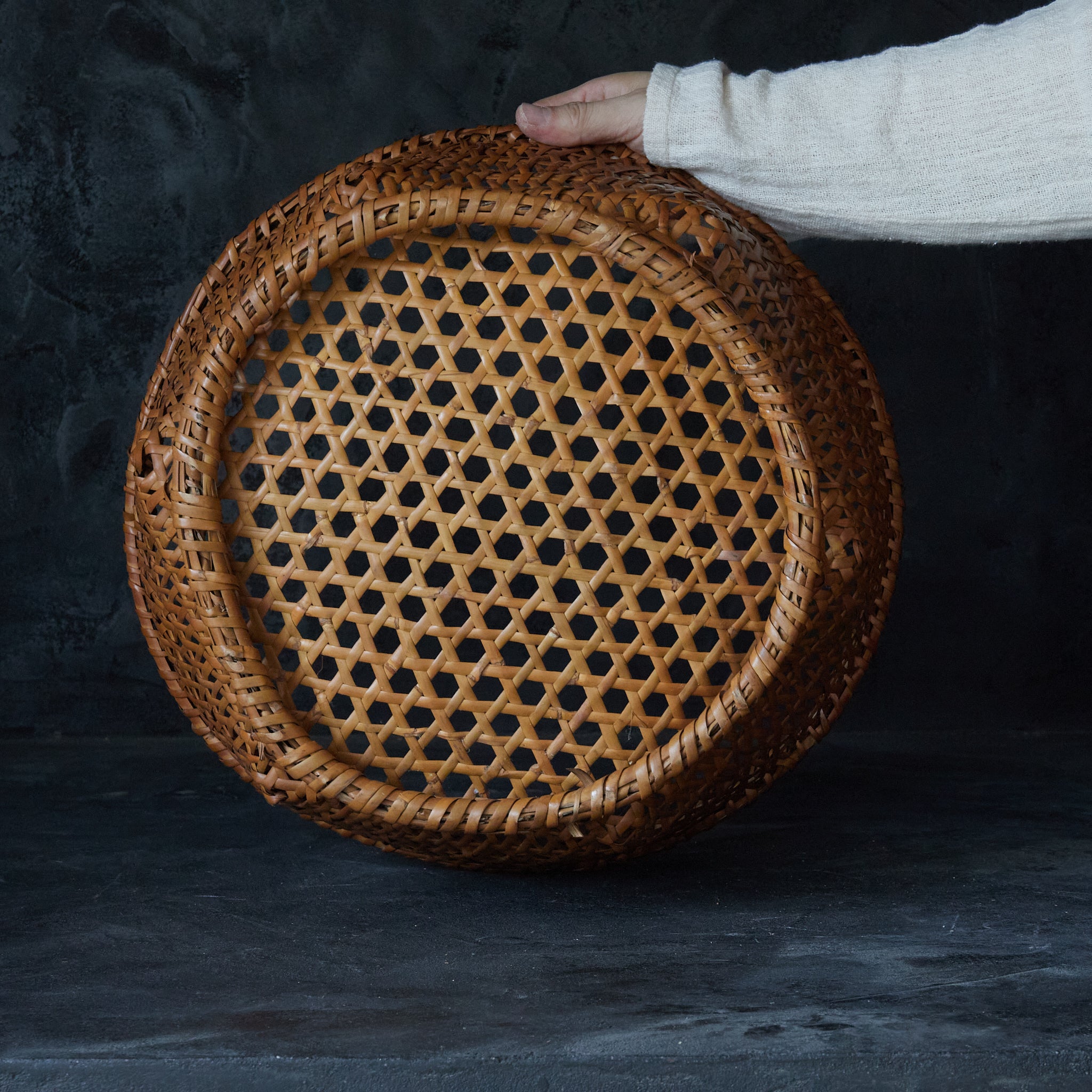 Amber-colored six-sided bamboo basket Taisho period/1912-1926CE