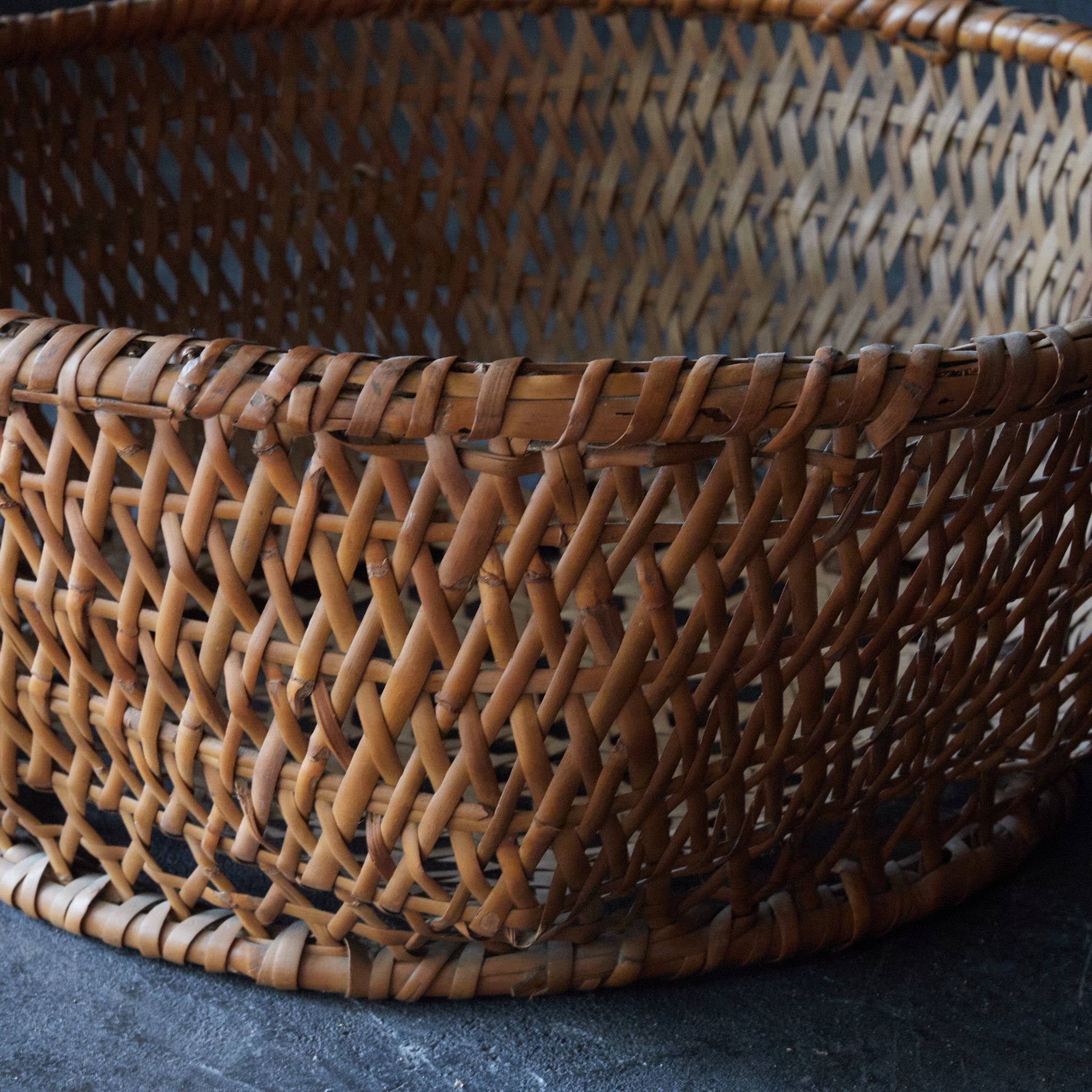 Amber-colored six-sided bamboo basket Taisho period/1912-1926CE