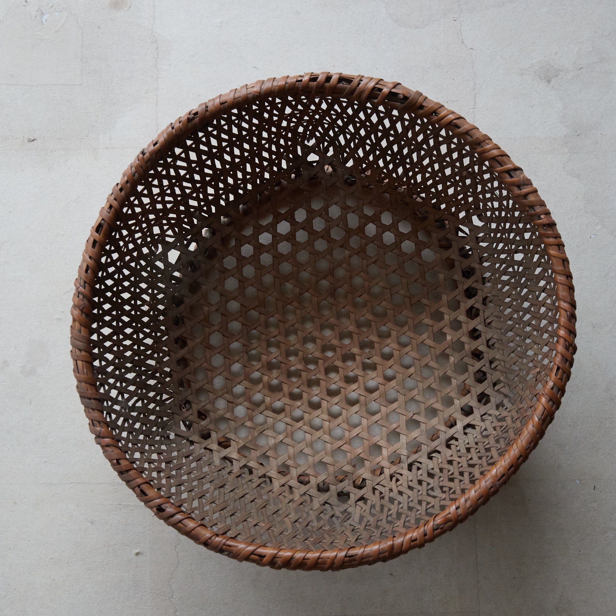 Amber-colored six-sided bamboo basket Taisho period/1912-1926CE