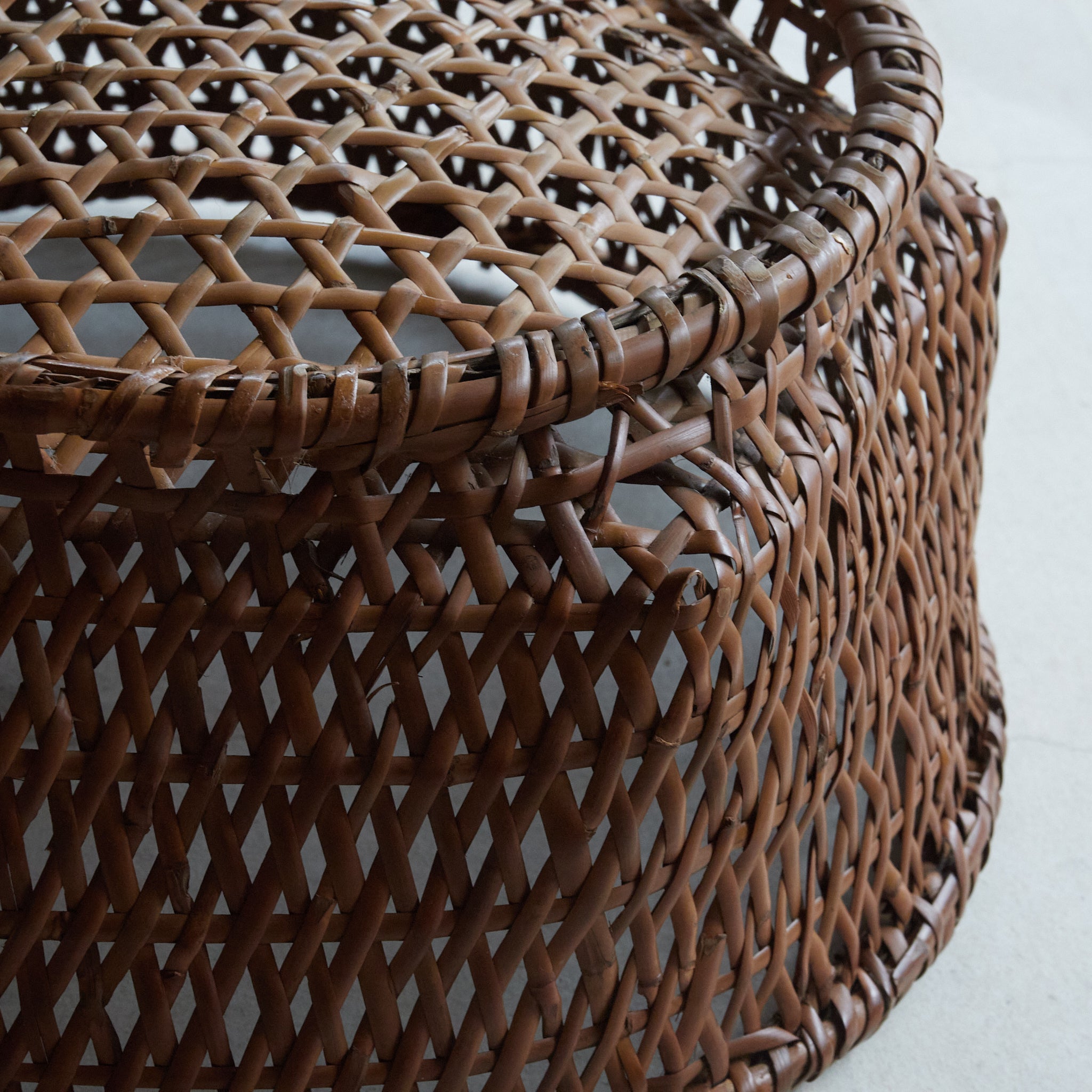 Amber-colored six-sided bamboo basket Taisho period/1912-1926CE