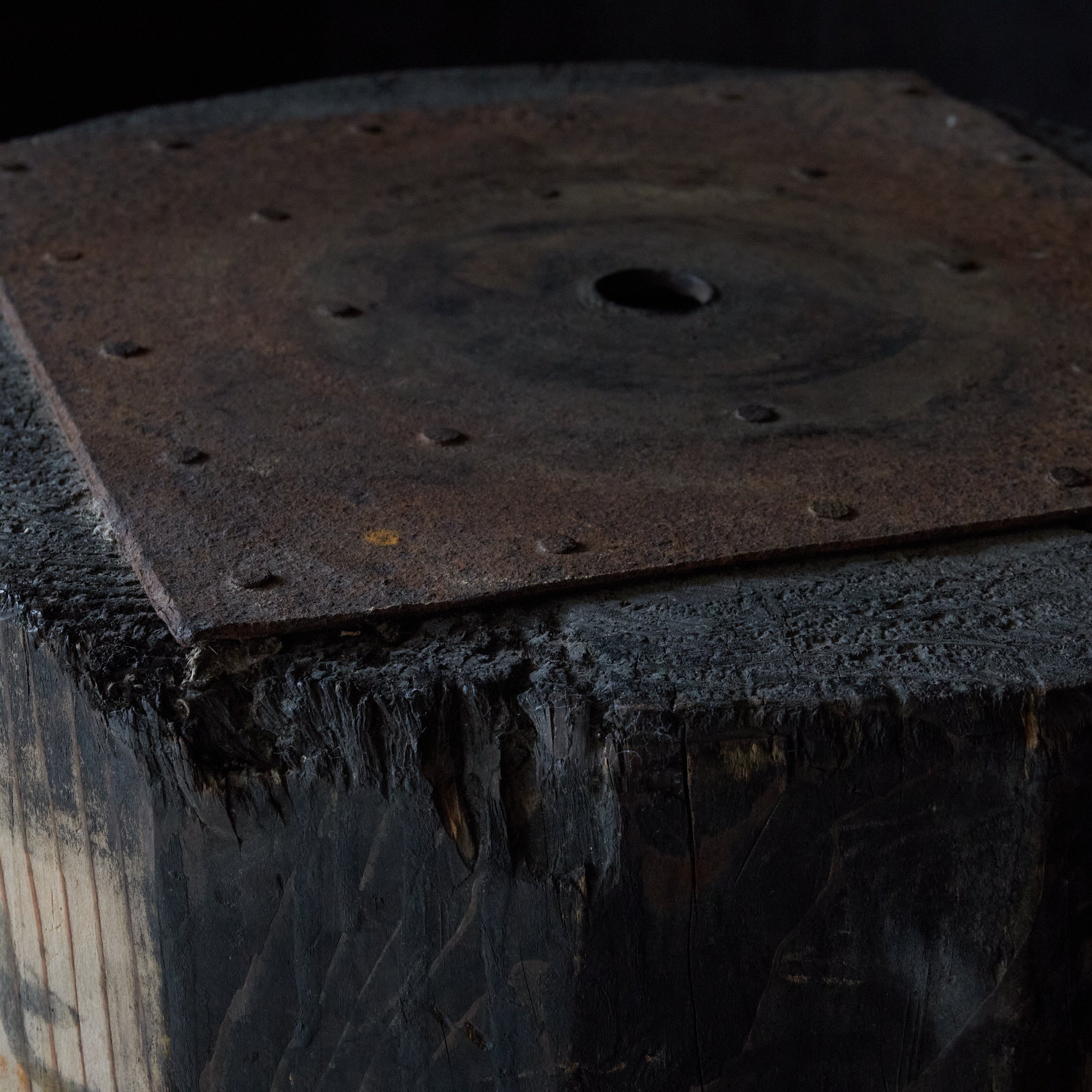 Tea stand made of dried wood from the Showa period/1926-1989CE