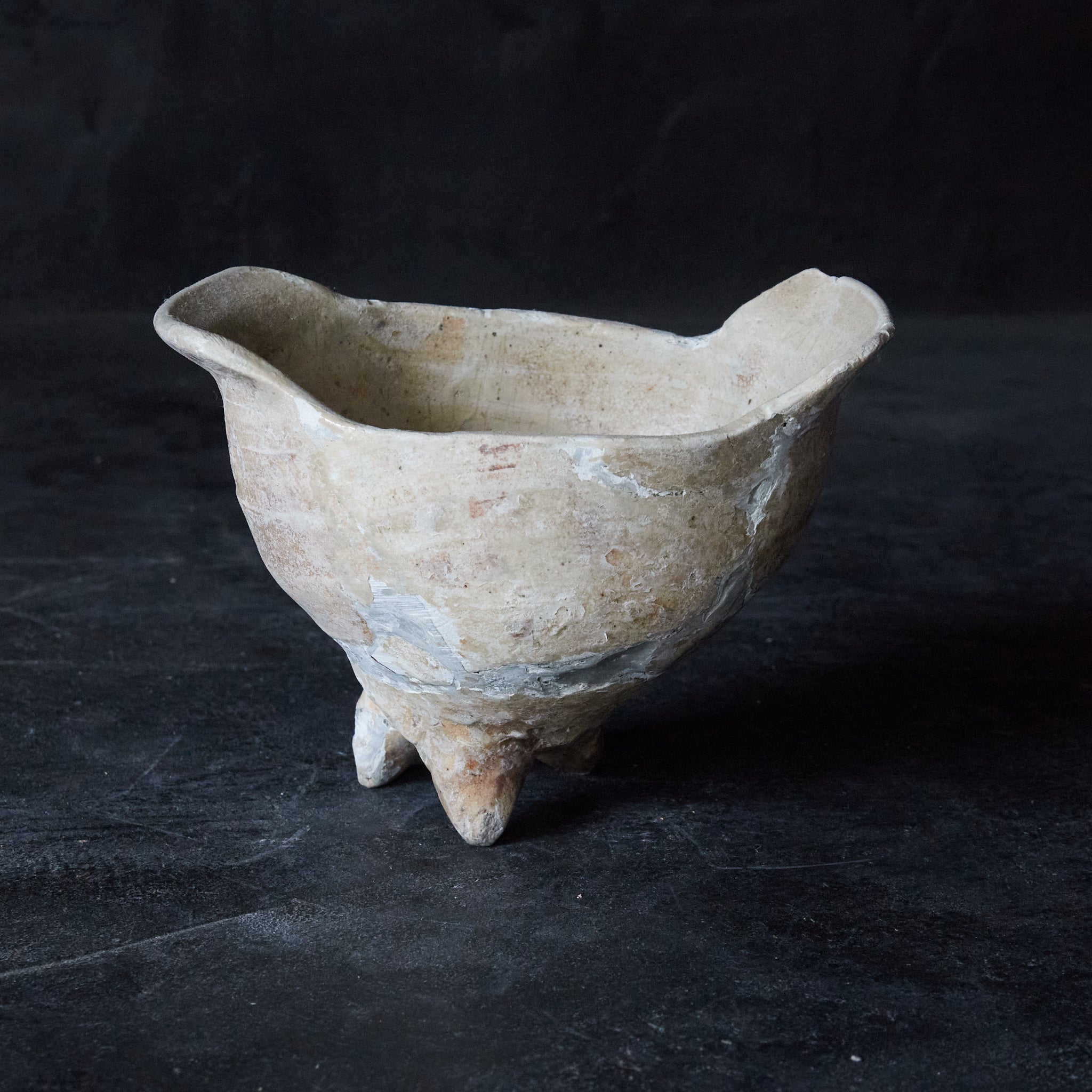 JUE-SHAPED RITUAL VESSEL, Katade, with three legs, Joseon Dynasty（1392–1897CE）