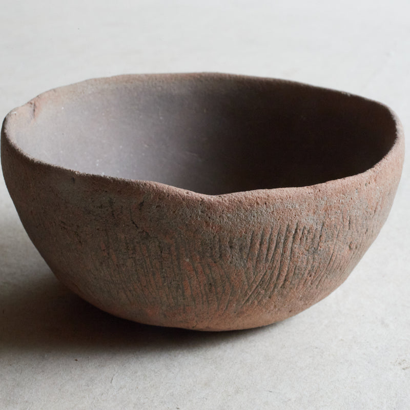 Cup-shaped Hajiki pottery with engraved lines, Heian period/794-1185CE