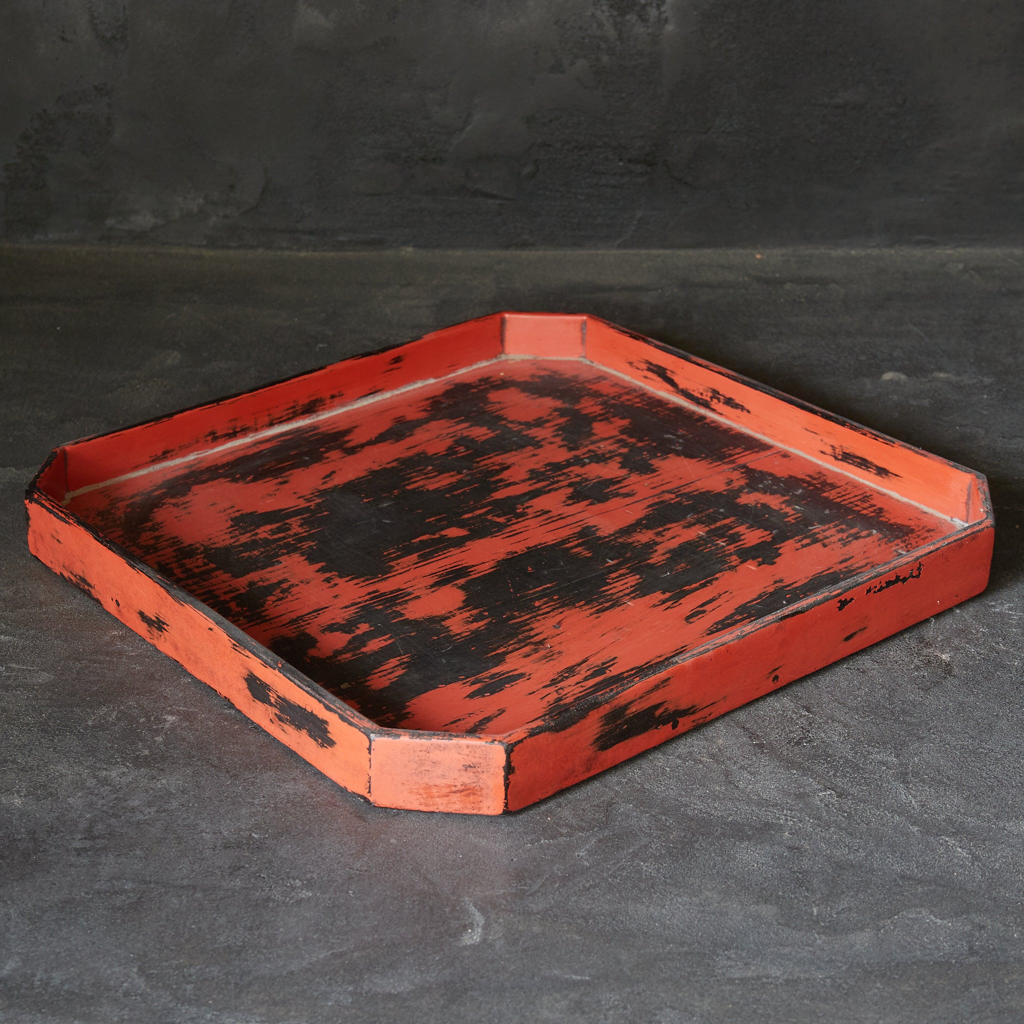 室町時代 根来 隅切盆（1336–1573 CE） | 入蘆花（ロカニイル）