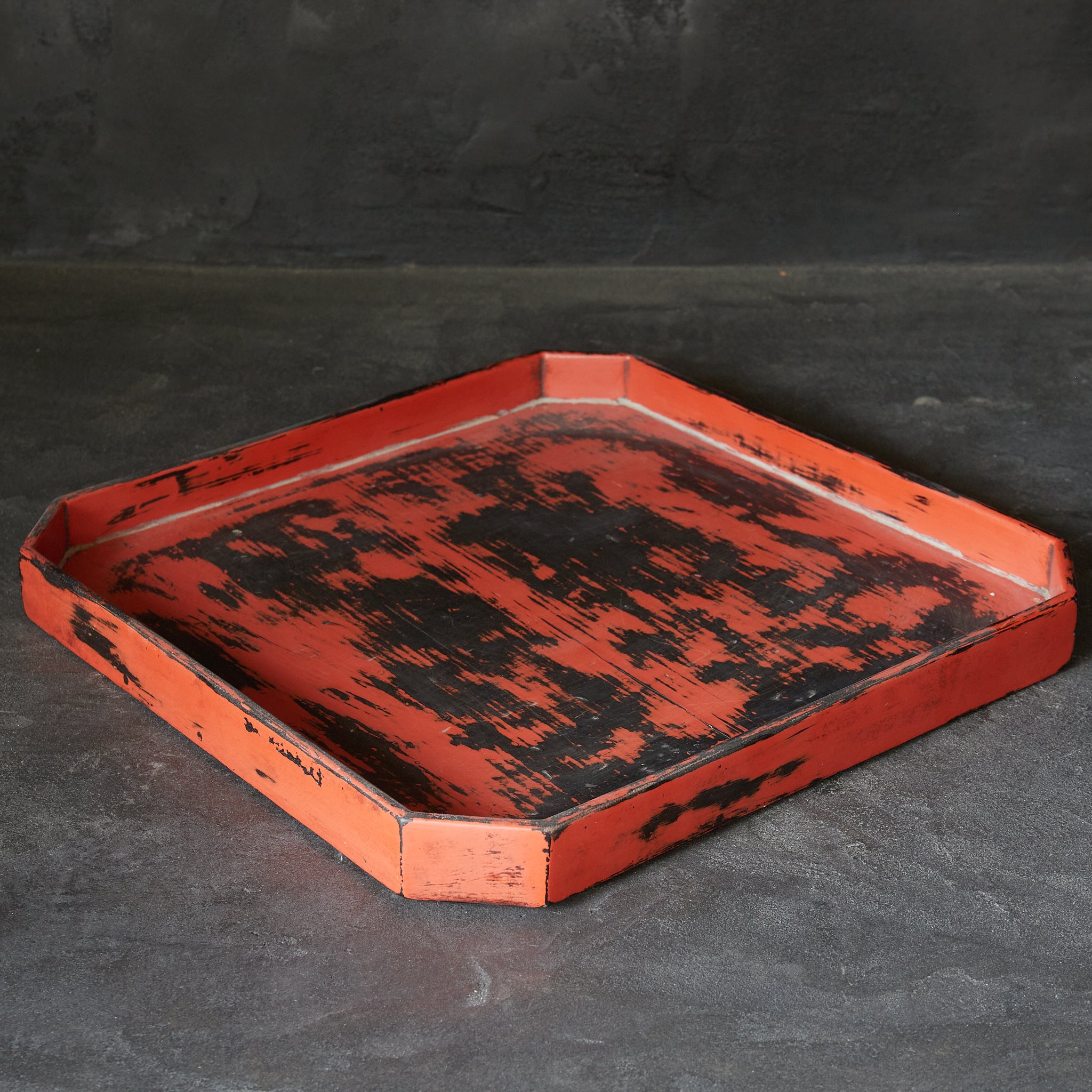 室町時代 根来 隅切盆（1336–1573 CE） | 入蘆花（ロカニイル）