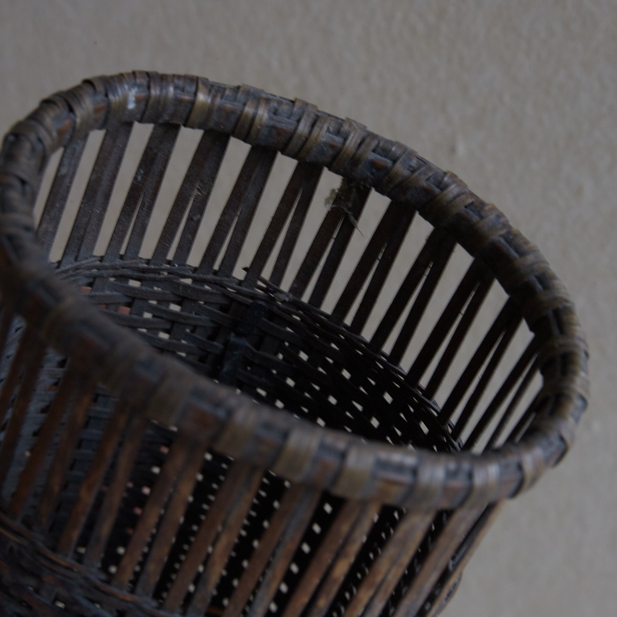 Old bamboo tea basket with hanging flower vase Edo-Meiji period/1603-1912CE