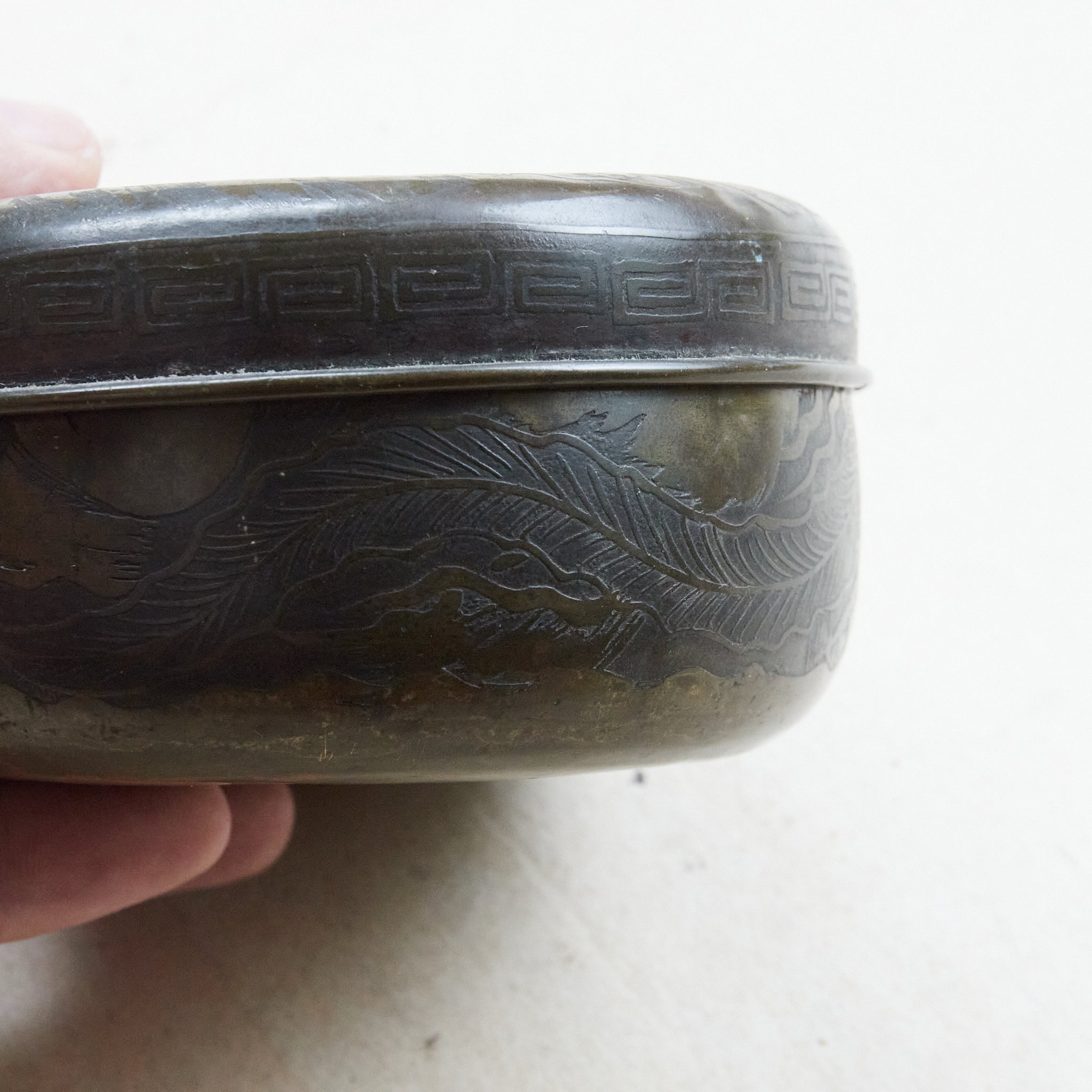 Antique bronze Chinese ware, lidded container