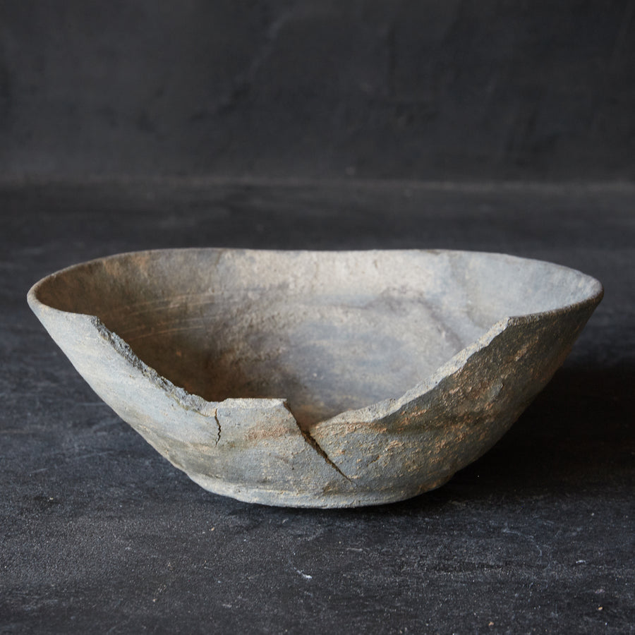 古墳時代 須恵器 碗型土器残欠（250–581 CE）