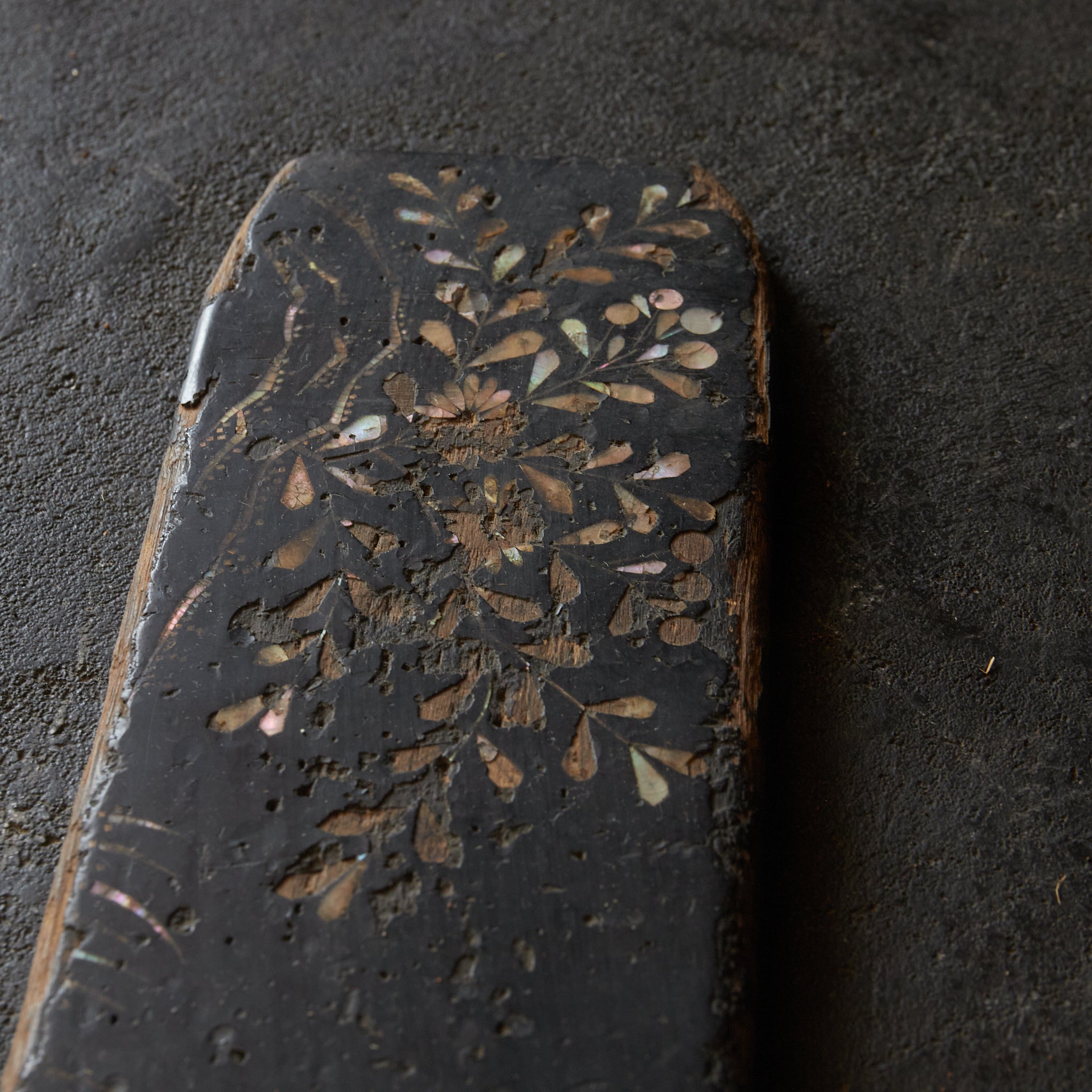 Yi Dynasty Mother-of-pearl inlaid thread spool, Yi Dynasty/1392-1897CE