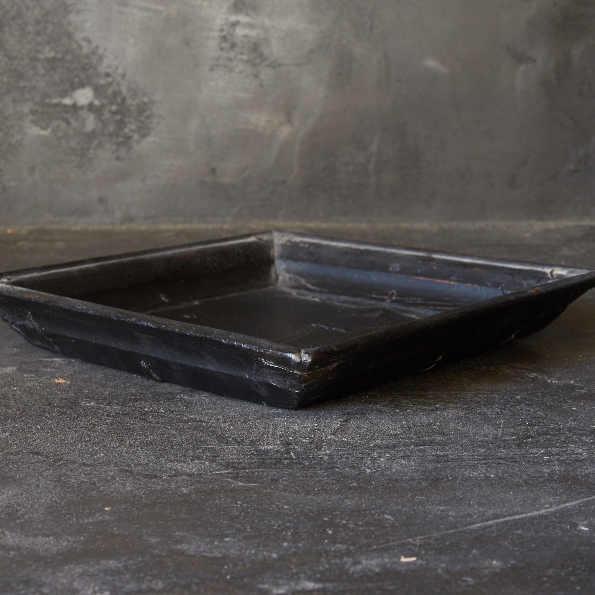 A four-sided tea tray from the Joseon Dynasty, with a beautiful wooden finish.