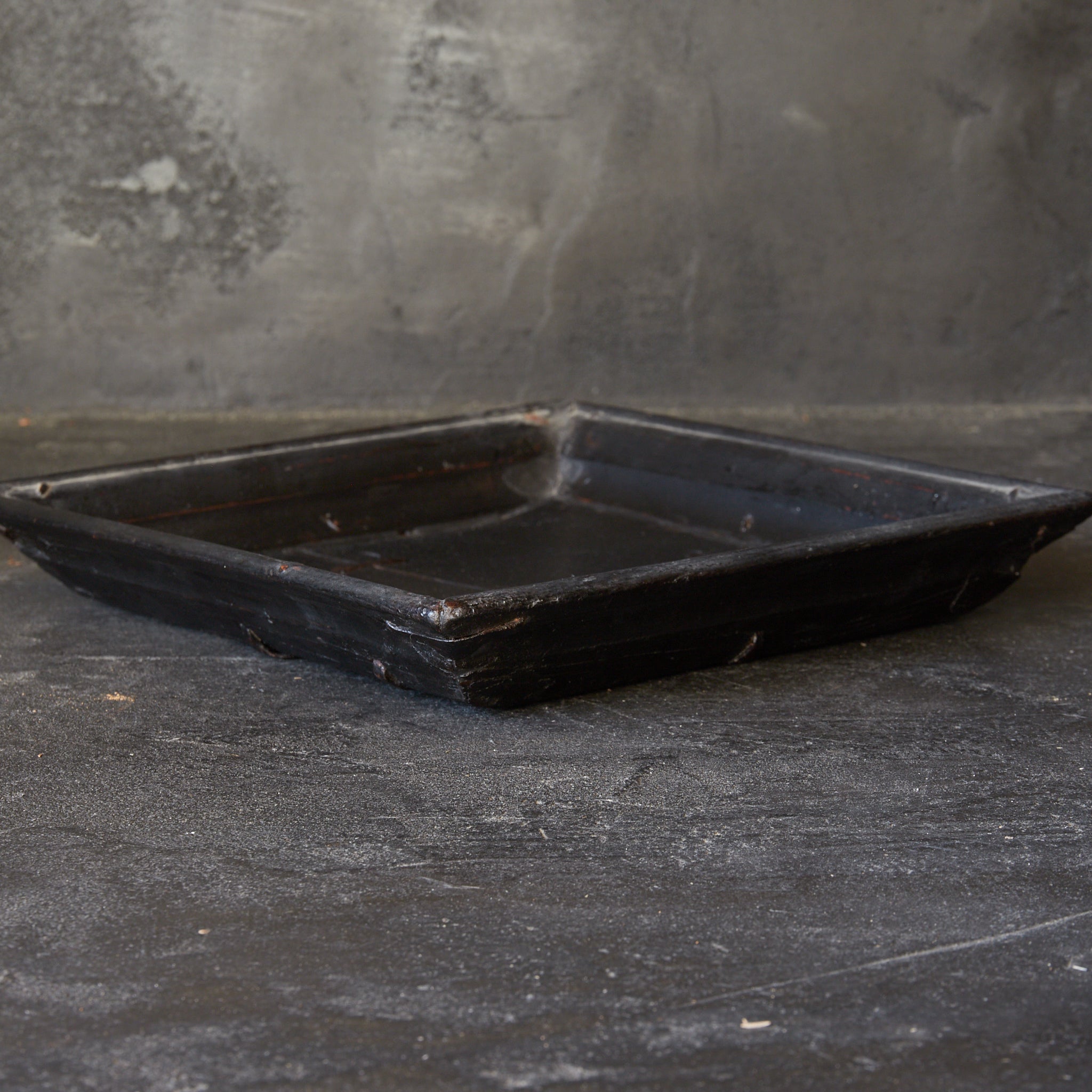 A four-sided tea tray from the Joseon Dynasty, with a beautiful wooden finish.