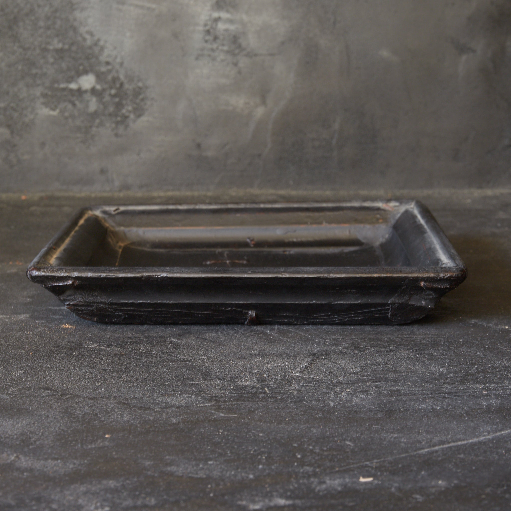 A four-sided tea tray from the Joseon Dynasty, with a beautiful wooden finish.