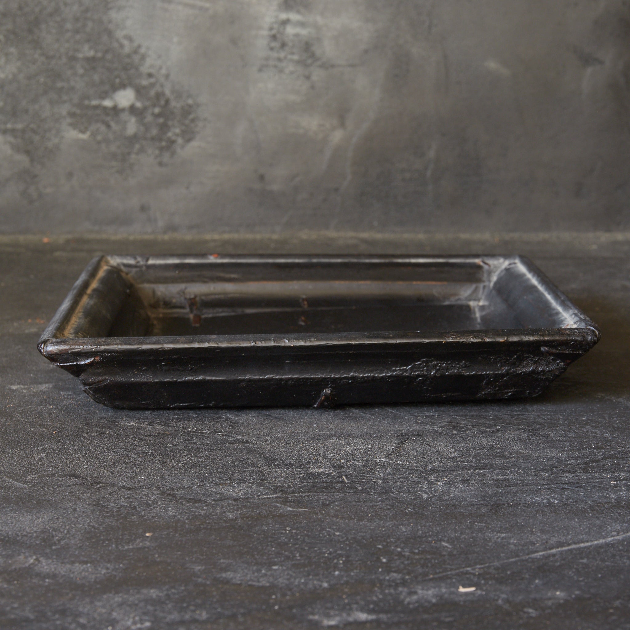 A four-sided tea tray from the Joseon Dynasty, with a beautiful wooden finish.