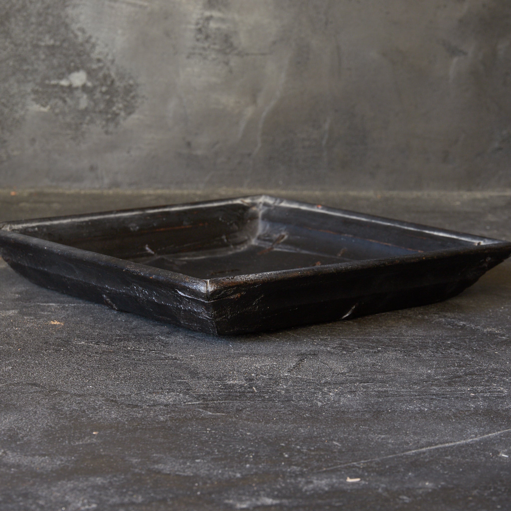 A four-sided tea tray from the Joseon Dynasty, with a beautiful wooden finish.