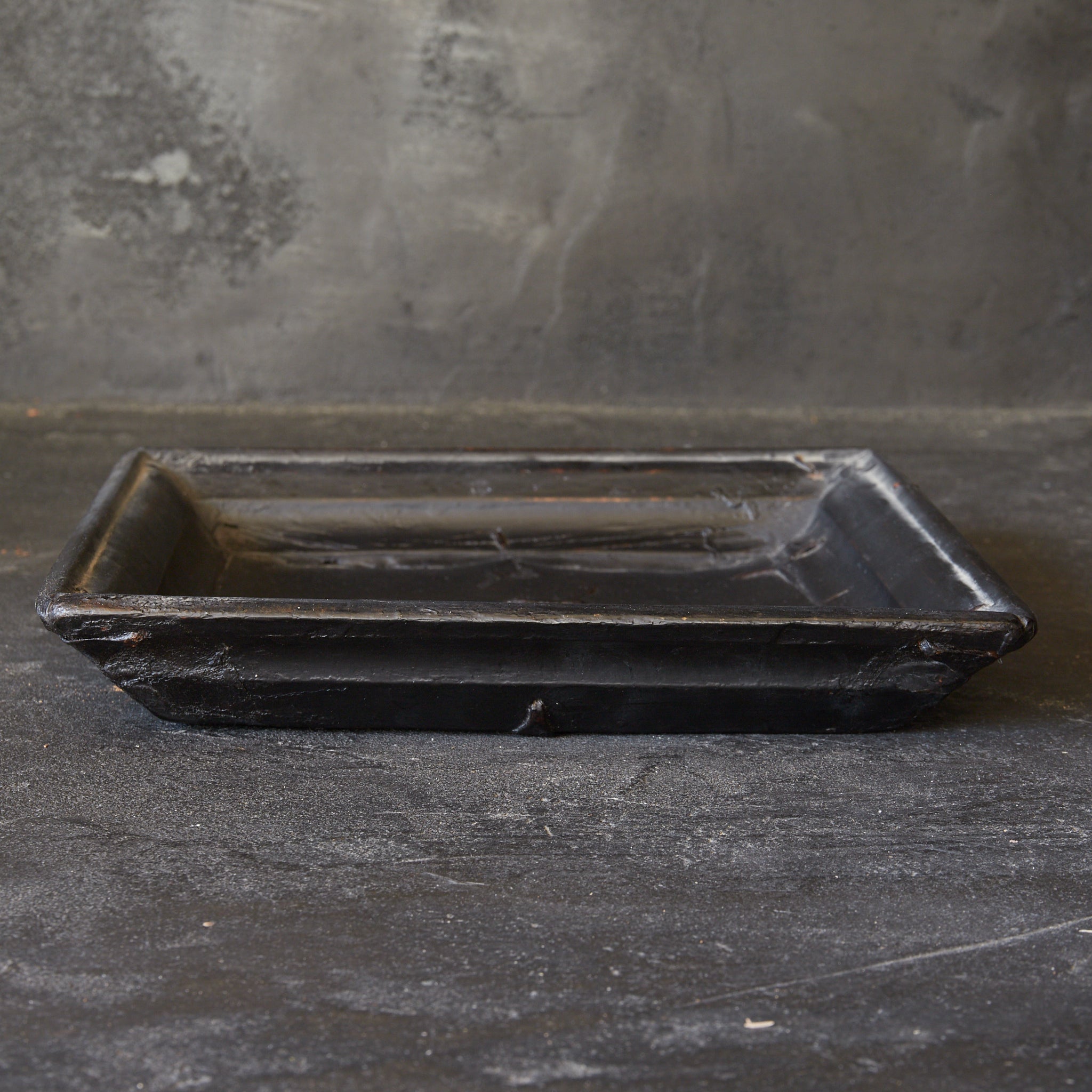 A four-sided tea tray from the Joseon Dynasty, with a beautiful wooden finish.