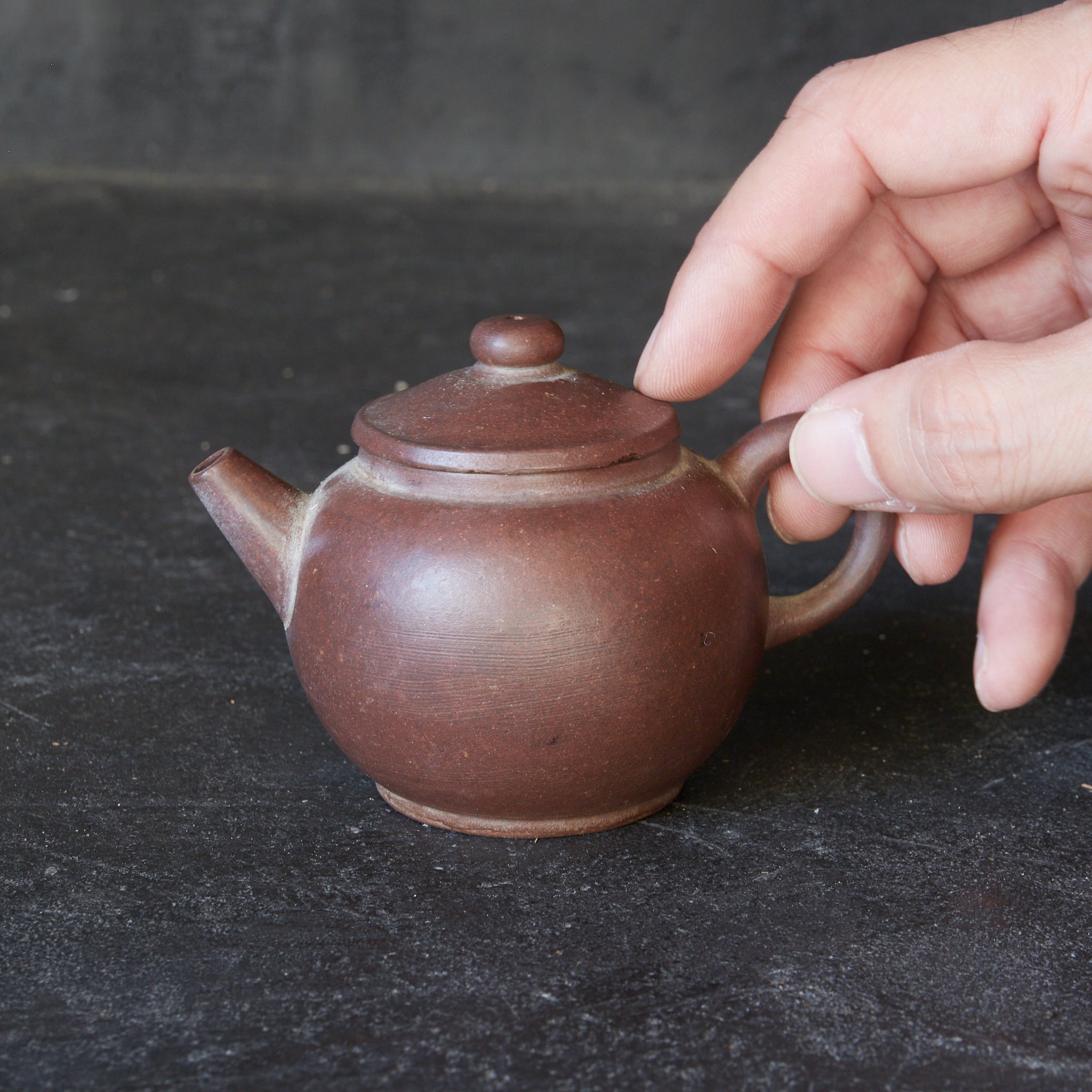 Qing Purple Sand Vase Gurindama Teapot Qing Dynasty/1616-1911CE