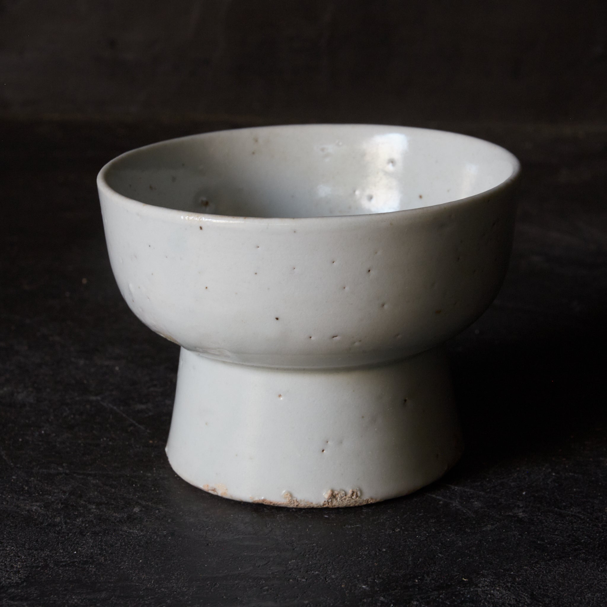 Yi Dynasty White Porcelain Bowl with Pedestal, Joseon Dynasty/1392-1897CE