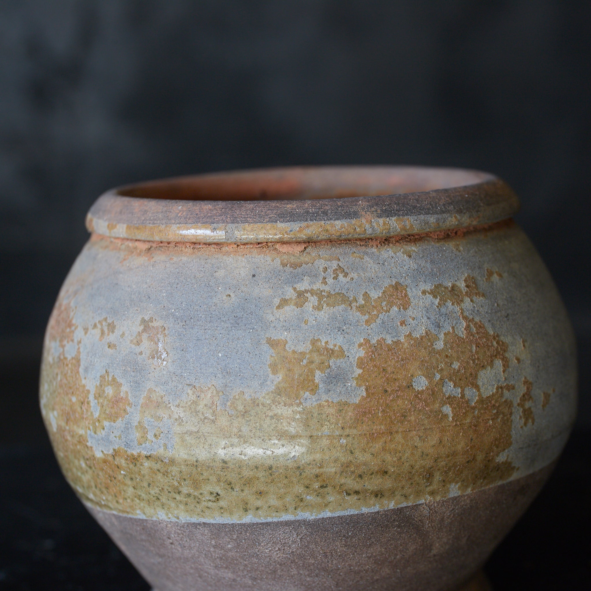 Tang Yuezhou kiln Yellow glaze vase Tang Dynasty/618-907CE