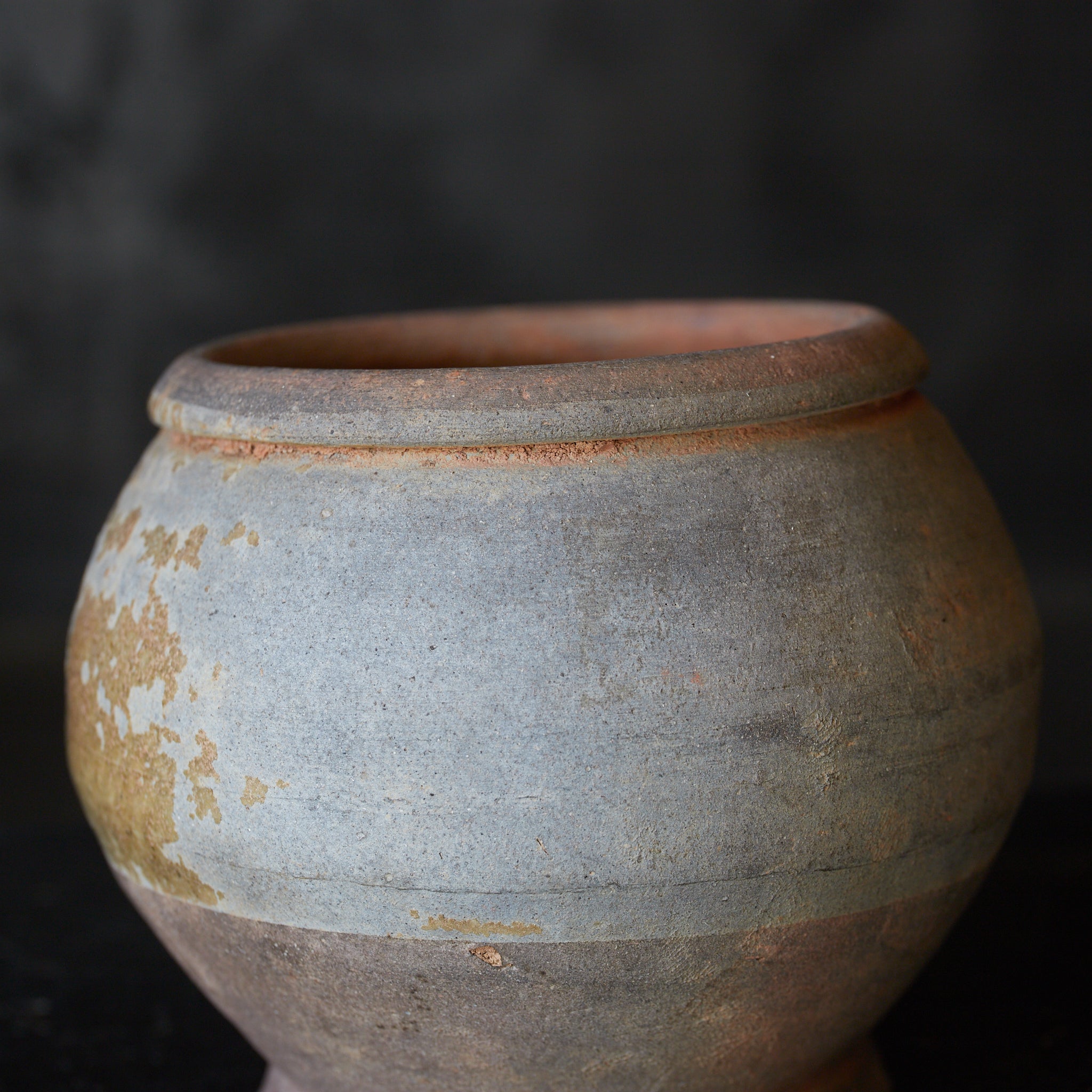 Tang Yuezhou kiln Yellow glaze vase Tang Dynasty/618-907CE