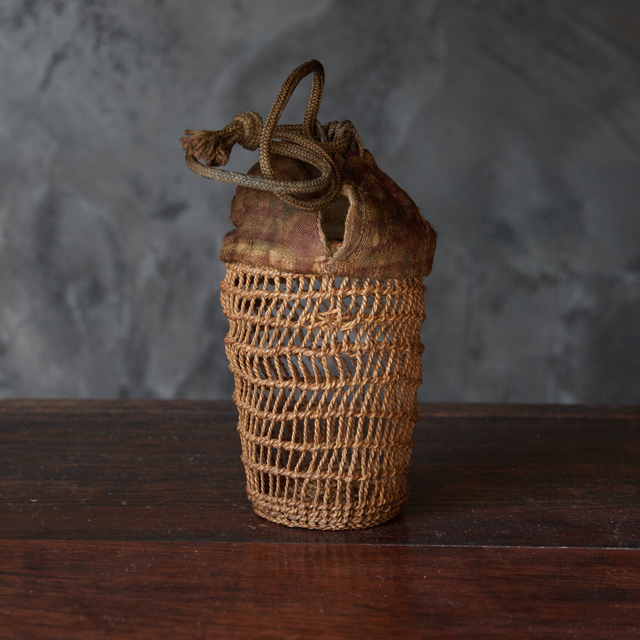 Period: Old teacup storage basket, drawstring bag, Taisho period/1912-1926CE