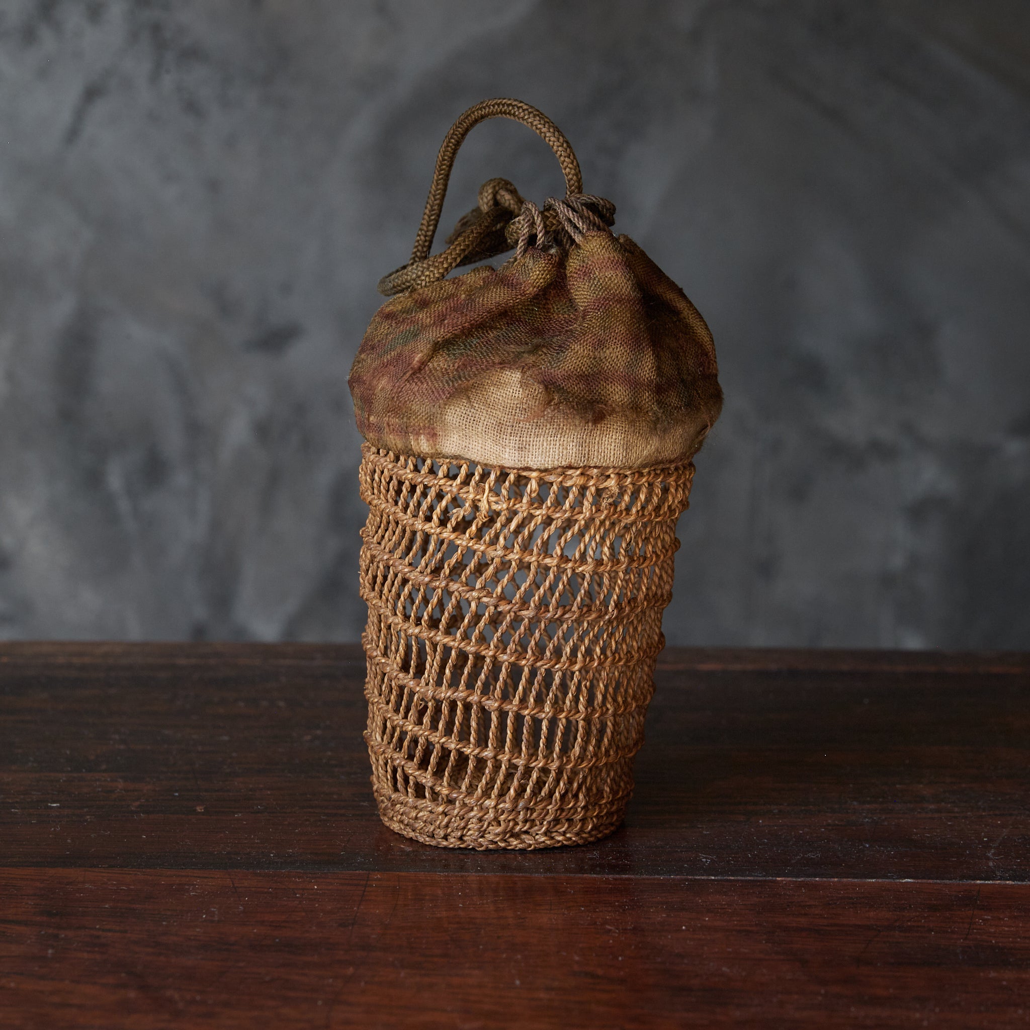 Period: Old teacup storage basket, drawstring bag, Taisho period/1912-1926CE