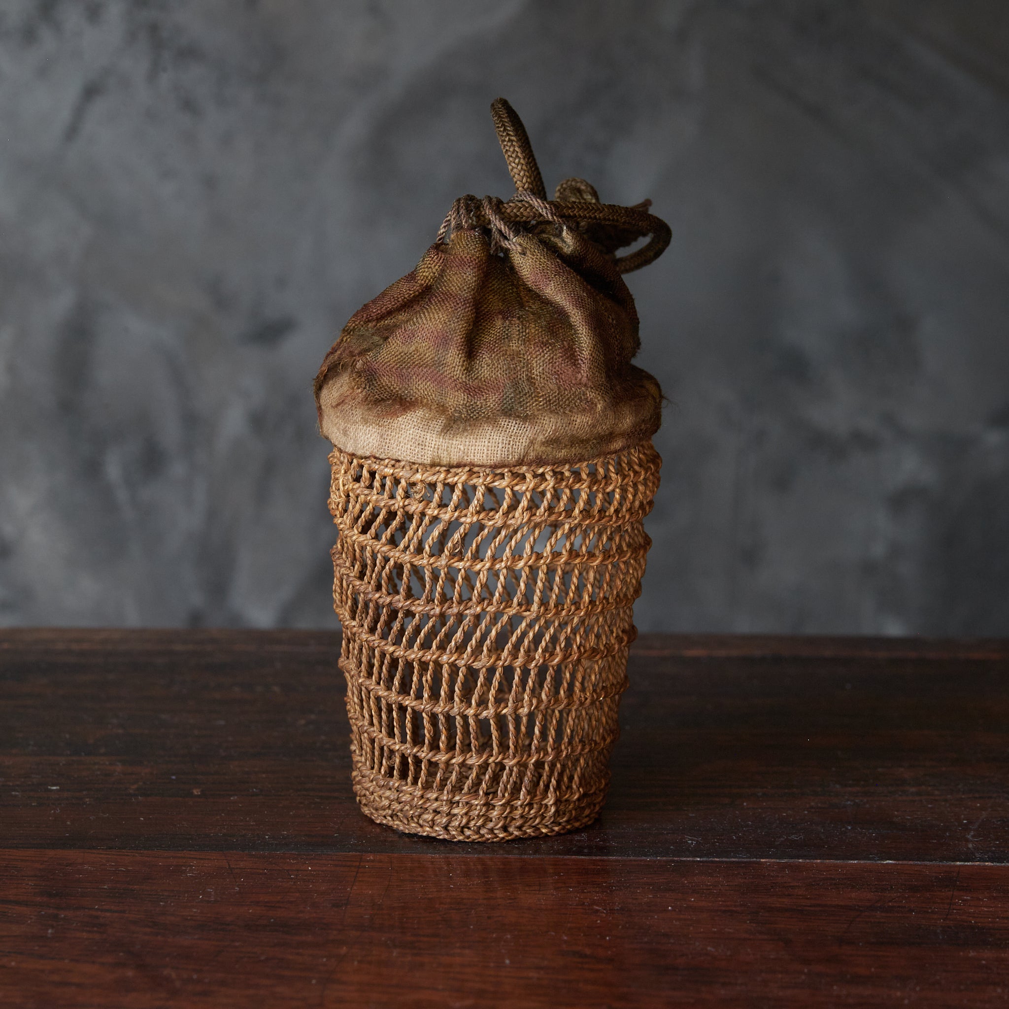 Period: Old teacup storage basket, drawstring bag, Taisho period/1912-1926CE