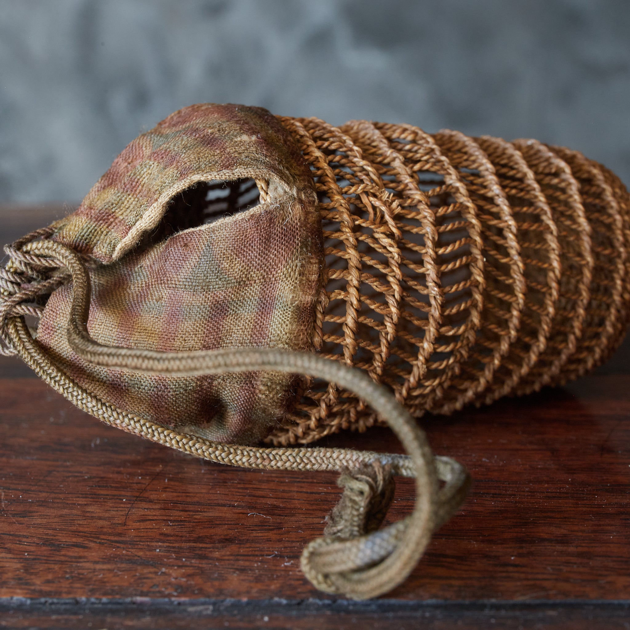 Period: Old teacup storage basket, drawstring bag, Taisho period/1912-1926CE