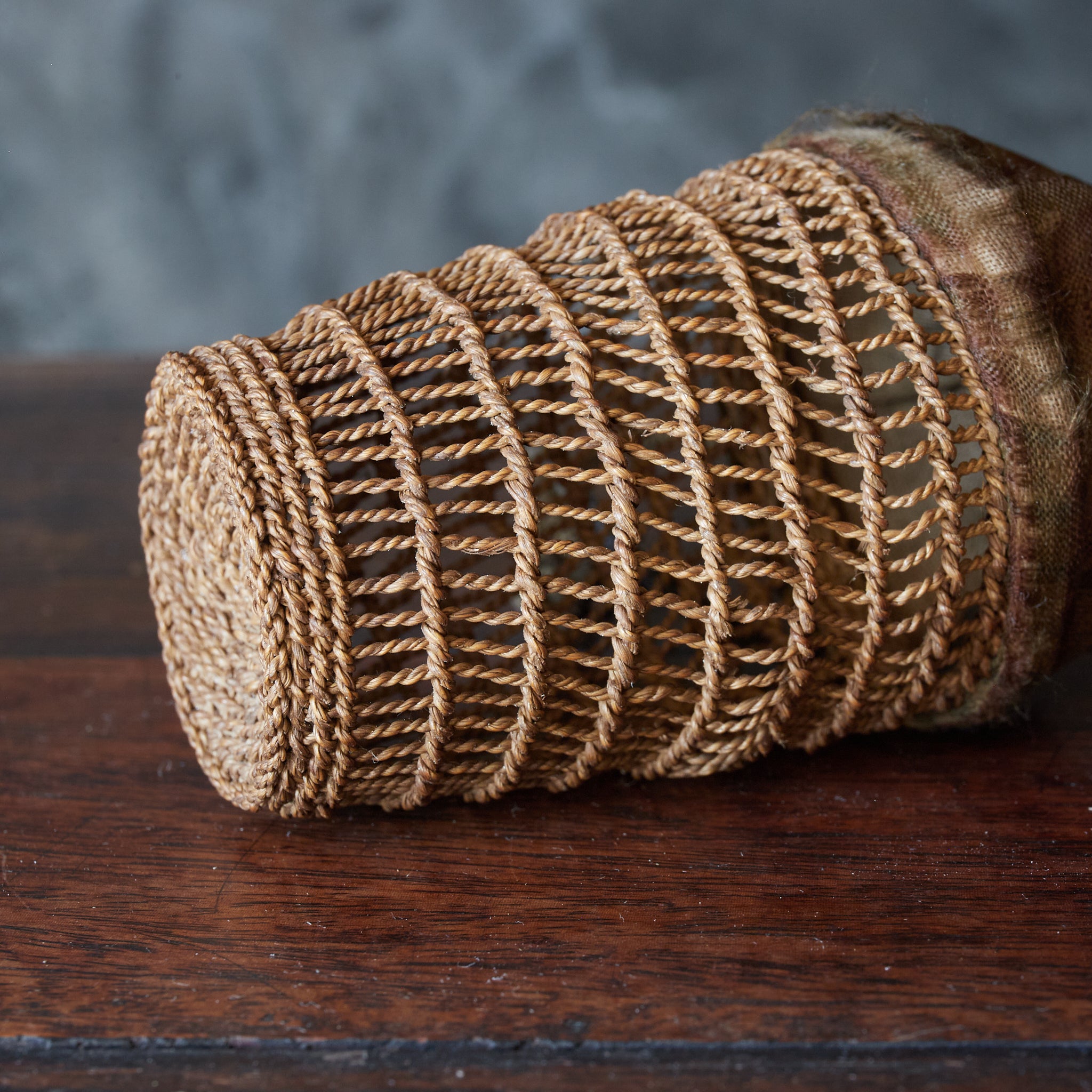 Period: Old teacup storage basket, drawstring bag, Taisho period/1912-1926CE