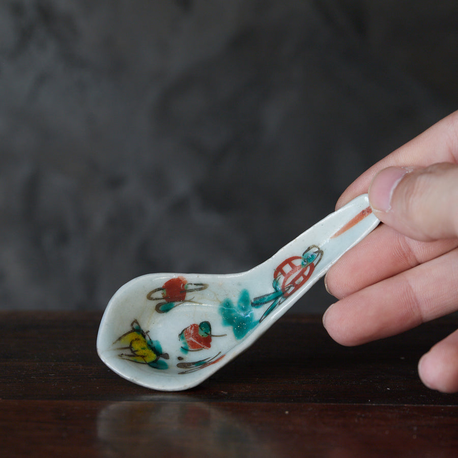 清代 粉彩蓮華（レンゲ）a6（1616–1911 CE）