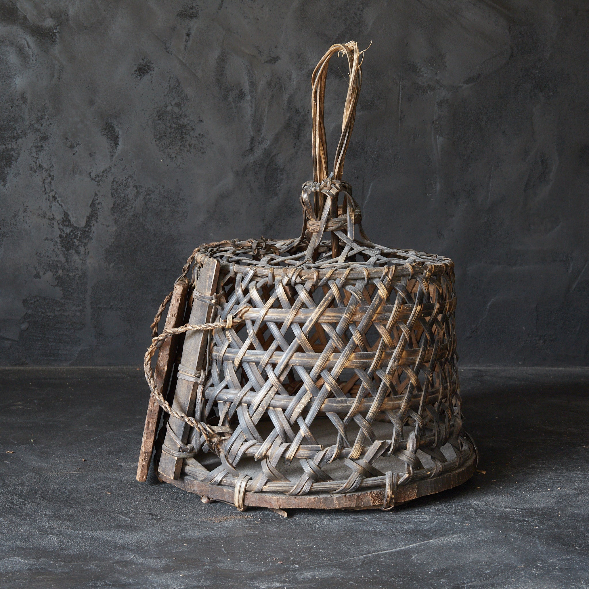 17th century Ifugao bird cage Flower basket 16th-19th century