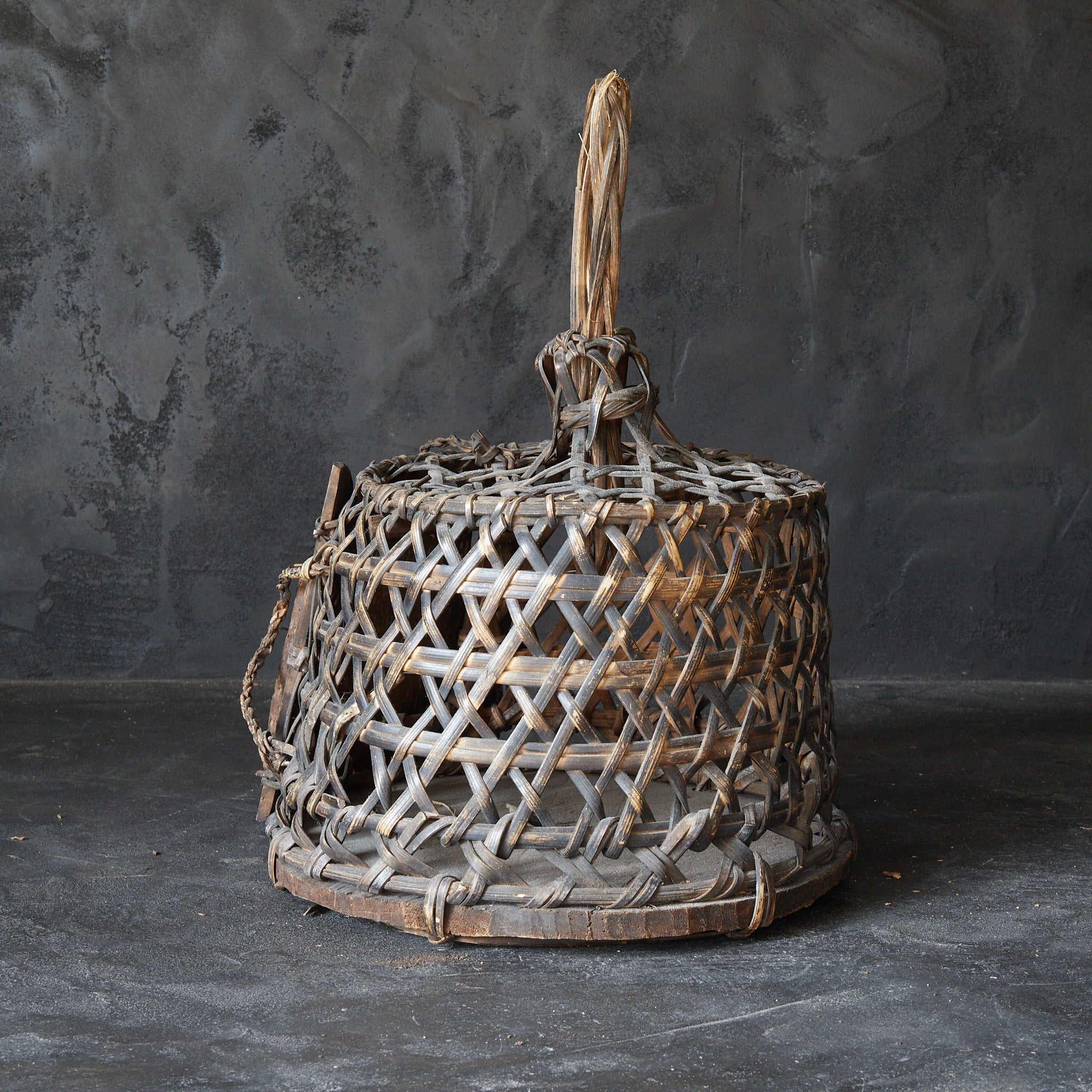 17th century Ifugao bird cage Flower basket 16th-19th century