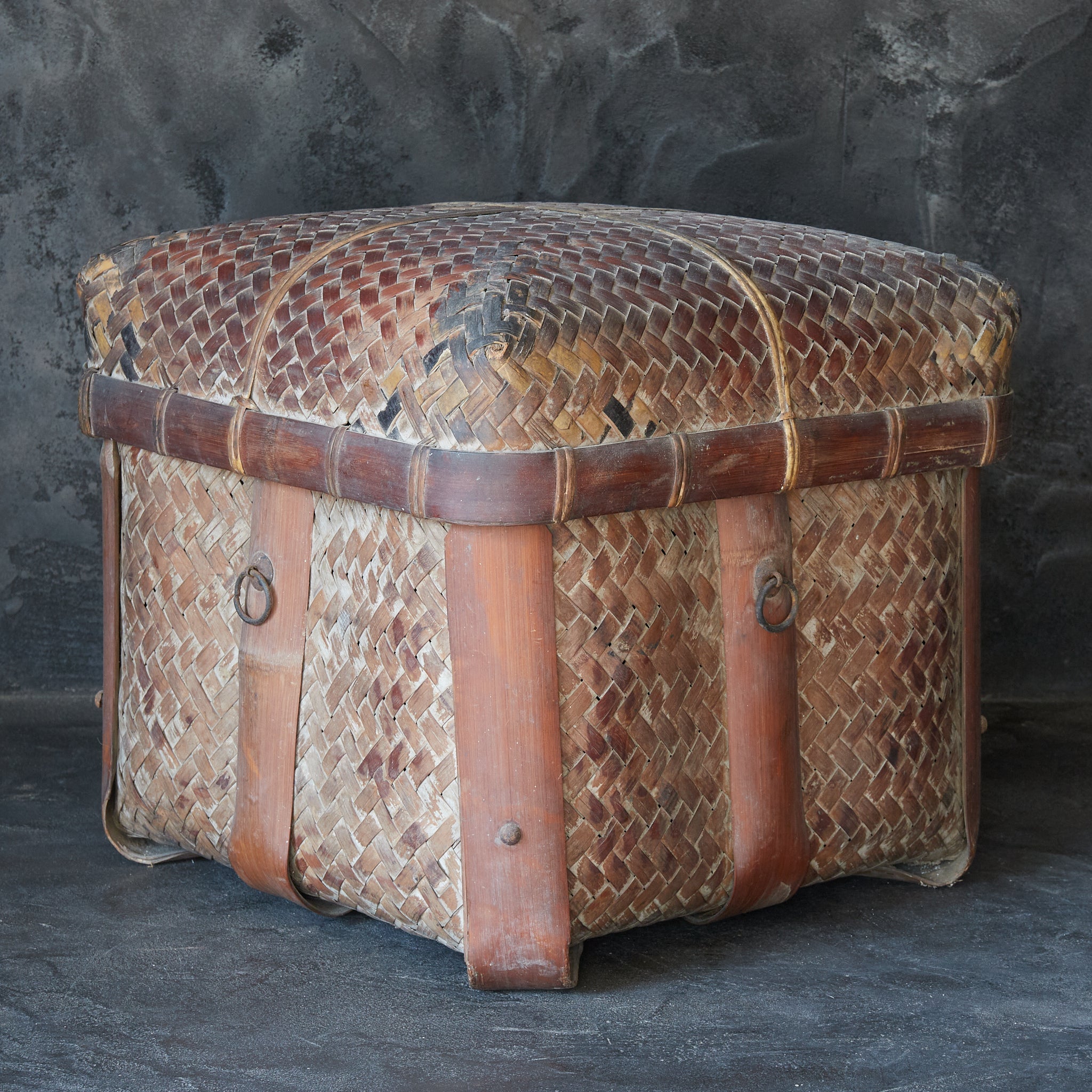 LARGE KUDZU BASKET / TEA BOX, Edo–Meiji Period（1603–1912CE）