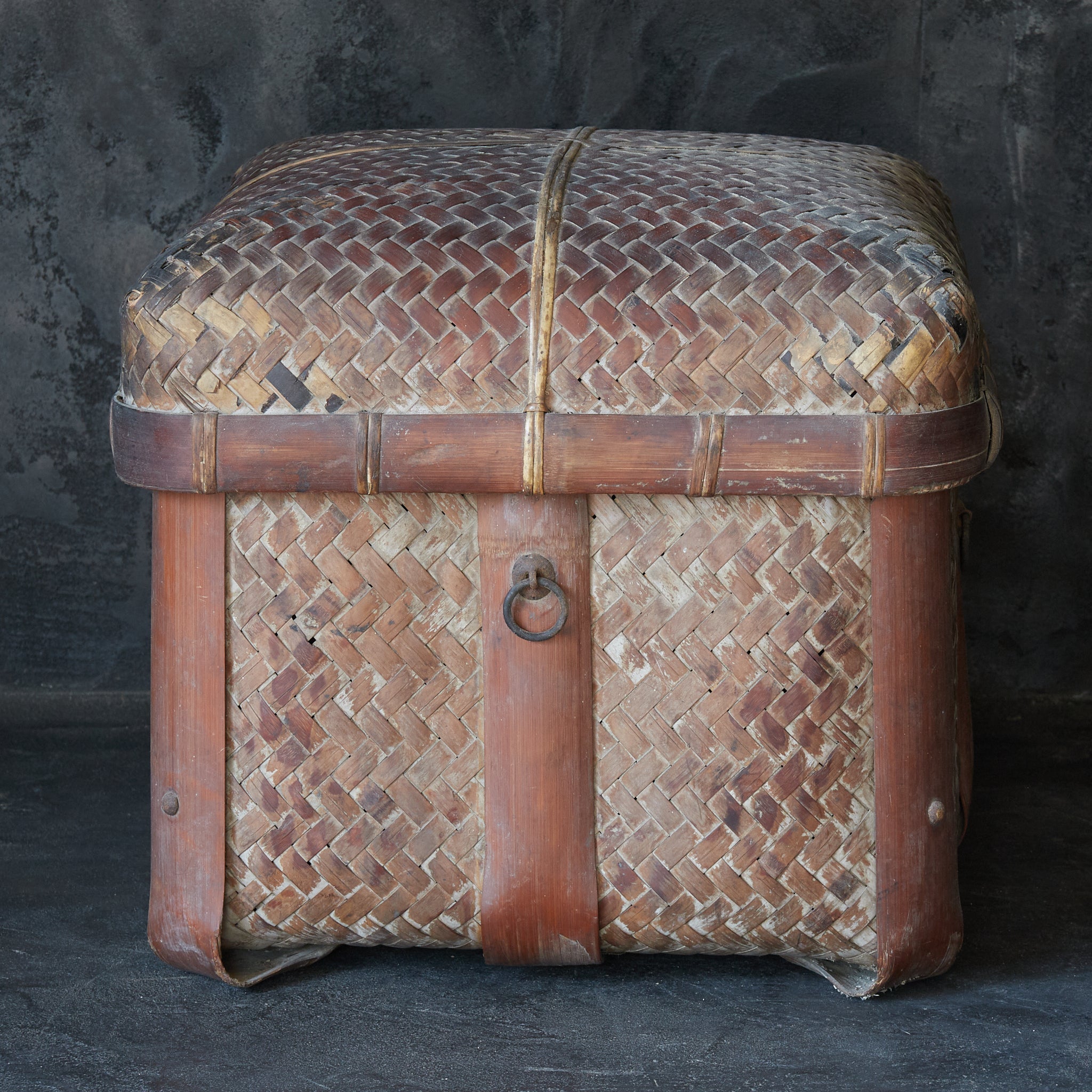 LARGE KUDZU BASKET / TEA BOX, Edo–Meiji Period（1603–1912CE）