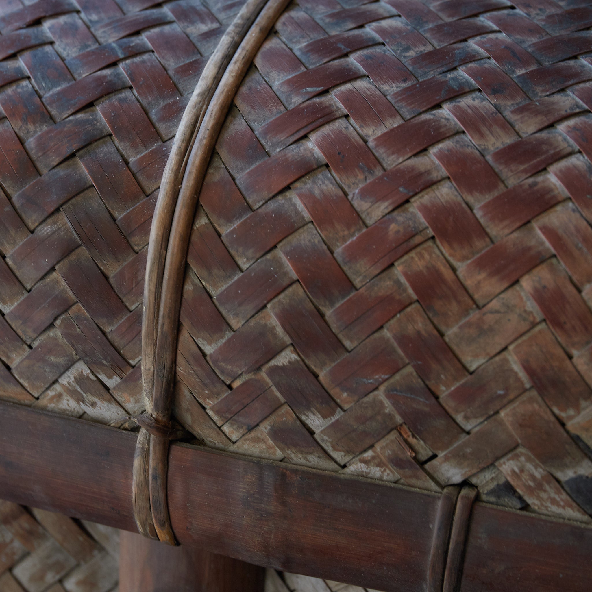 LARGE KUDZU BASKET / TEA BOX, Edo–Meiji Period（1603–1912CE）
