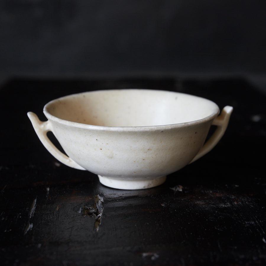 唐代 邢州窯 双耳杯（618–907 CE）