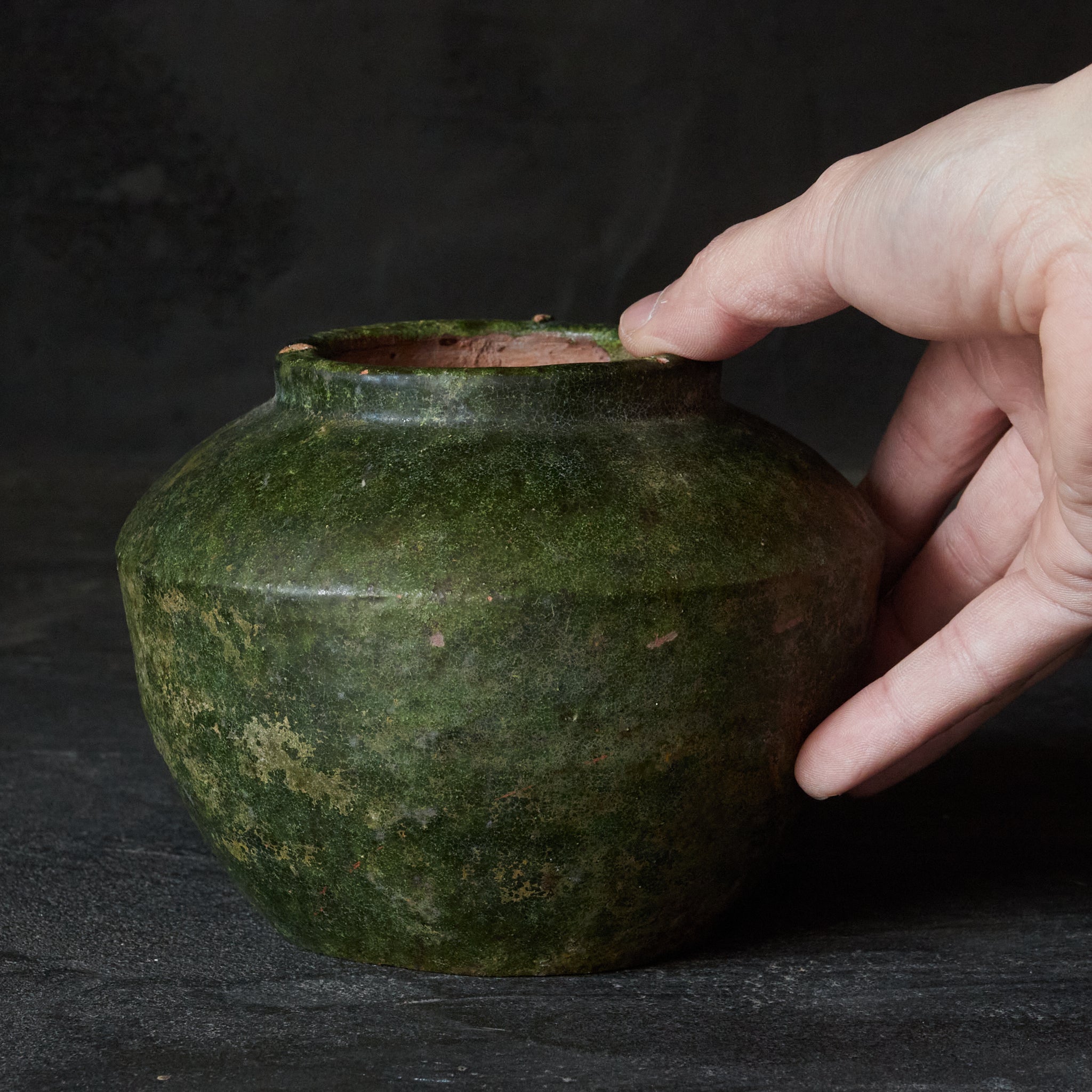 漢代 緑釉小壺（206 BCE–220 CE）