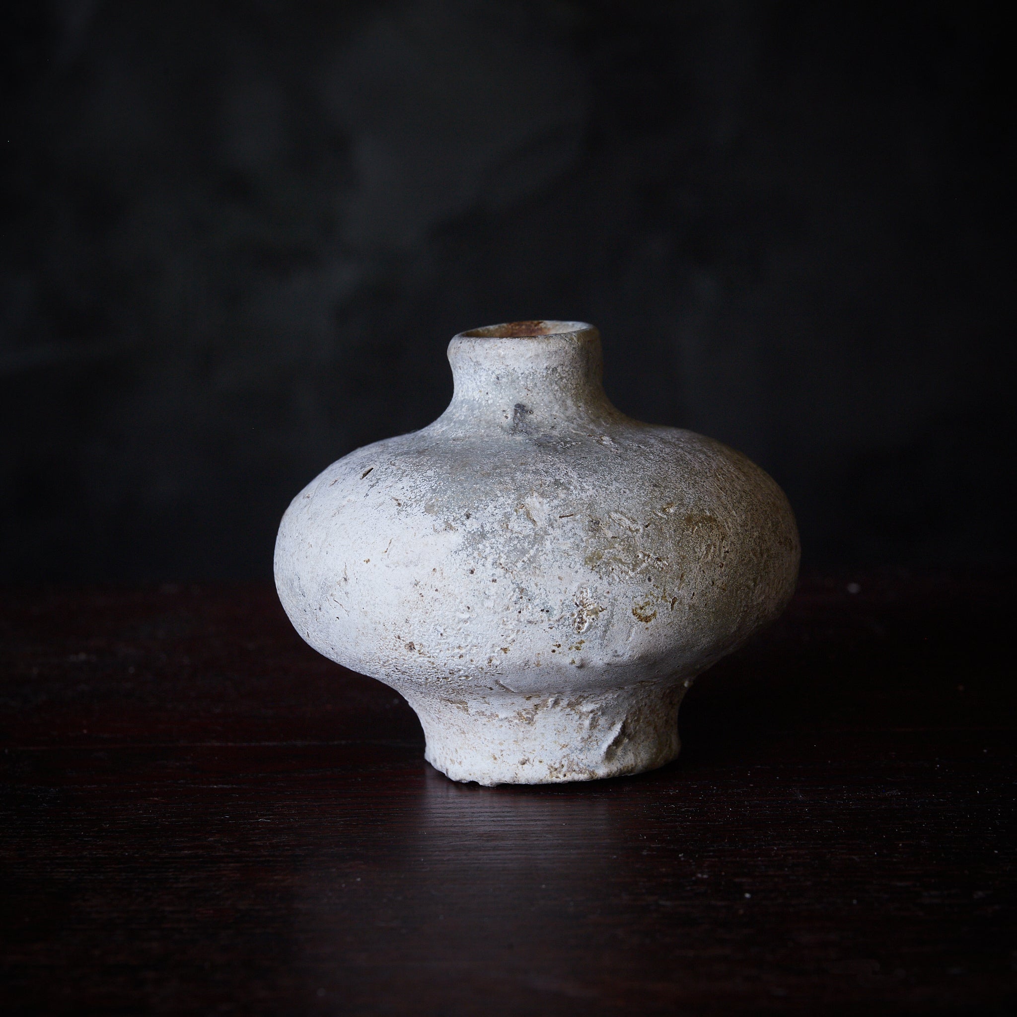 【タイ・骨董・出土品】宋胡録（スンコロク）白釉斑紋小壺（1301年~1600年） 2025年最新】宋胡録の人気アイテム - メルカリ