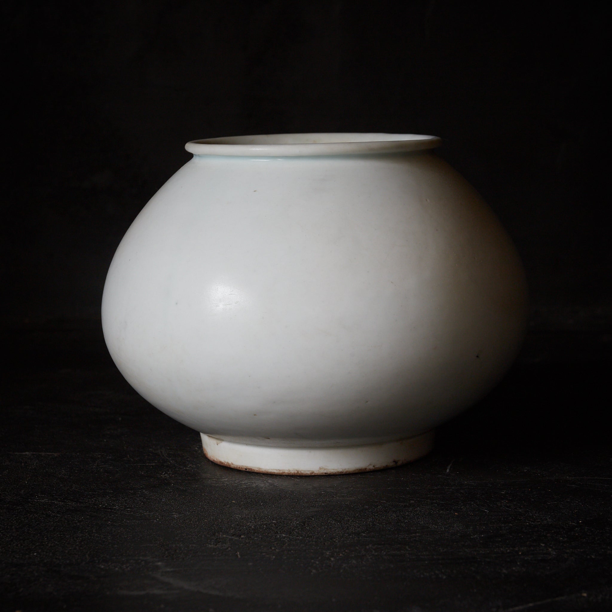 李朝 白磁丸壺 木箱付（1392–1897CE） | 入蘆花（ロカニイル）